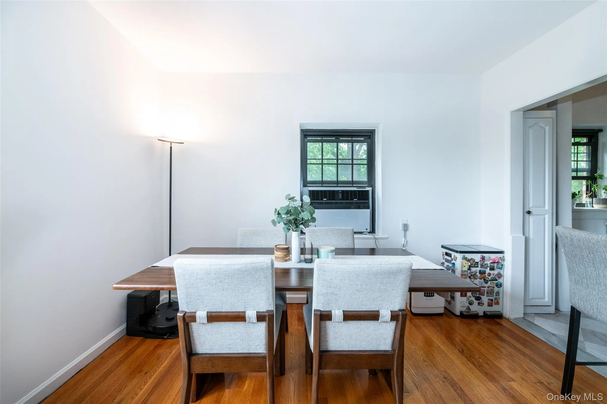 1456 Boston Post Road, Mamaroneck, NY, 1 Bedroom Bedrooms, 5 Rooms Rooms,1 BathroomBathrooms,Residential Lease,For Rent,Boston Post,0,1015240 1456 Boston Post Road, Mamaroneck, NY, 1 Bedroom Bedrooms, 5 Rooms Rooms,1 BathroomBathrooms,Residential Lease,For Rent,Boston Post,0,1015240