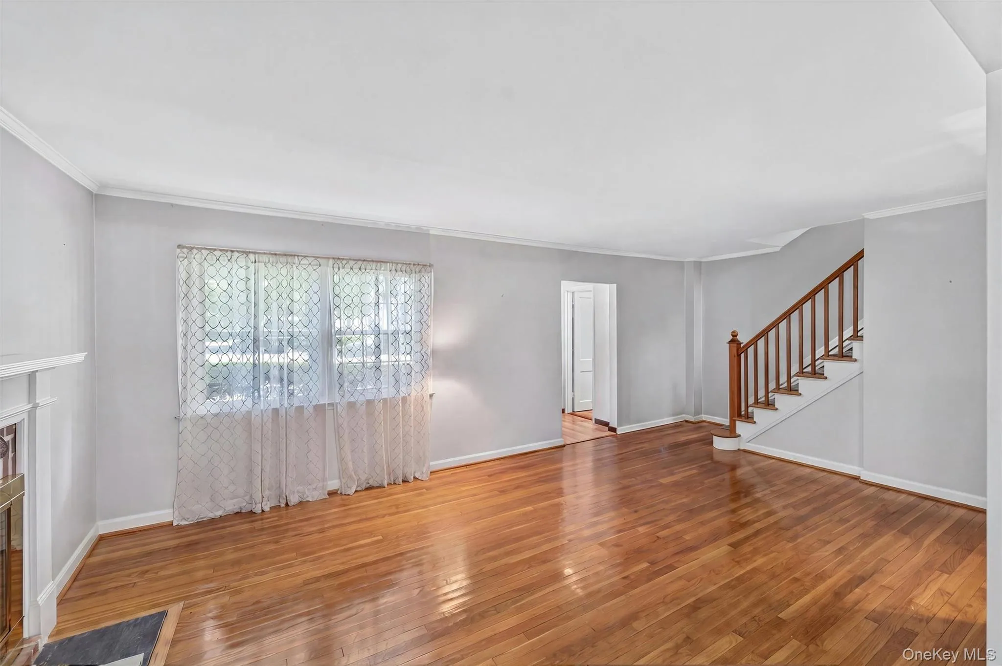 Homeowner's furniture virtually removed Homeowner's furniture virtually removed