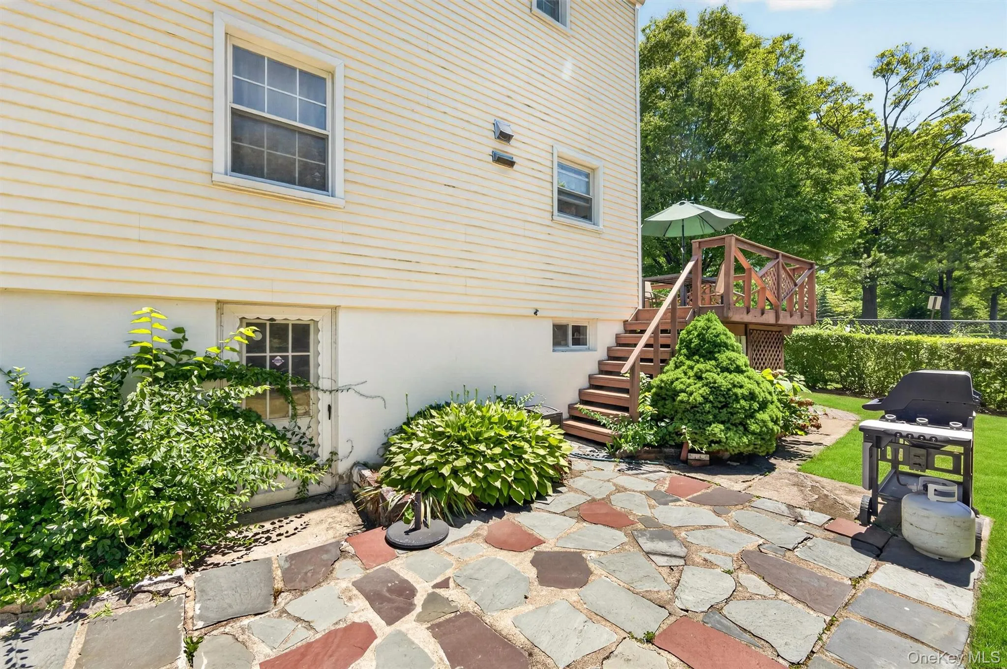 319 Church Street, White Plains, NY, 3 Bedrooms Bedrooms, 6 Rooms Rooms,1 BathroomBathrooms,Residential,For Rent,Church,0,1015241 319 Church Street, White Plains, NY, 3 Bedrooms Bedrooms, 6 Rooms Rooms,1 BathroomBathrooms,Residential,For Rent,Church,0,1015241