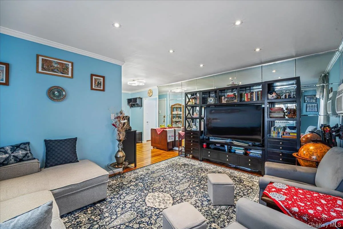 155-14 86 Street, New York, NY, 1 Bedroom Bedrooms, 5 Rooms Rooms,1 BathroomBathrooms,Residential,For Rent,86,0,1015244 155-14 86 Street, New York, NY, 1 Bedroom Bedrooms, 5 Rooms Rooms,1 BathroomBathrooms,Residential,For Rent,86,0,1015244