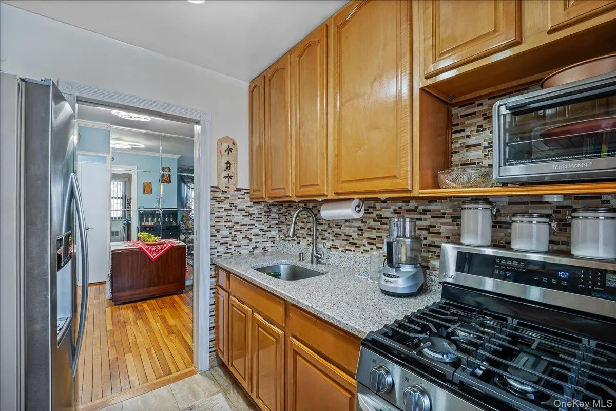 155-14 86 Street, New York, NY, 1 Bedroom Bedrooms, 5 Rooms Rooms,1 BathroomBathrooms,Residential,For Rent,86,0,1015244 155-14 86 Street, New York, NY, 1 Bedroom Bedrooms, 5 Rooms Rooms,1 BathroomBathrooms,Residential,For Rent,86,0,1015244