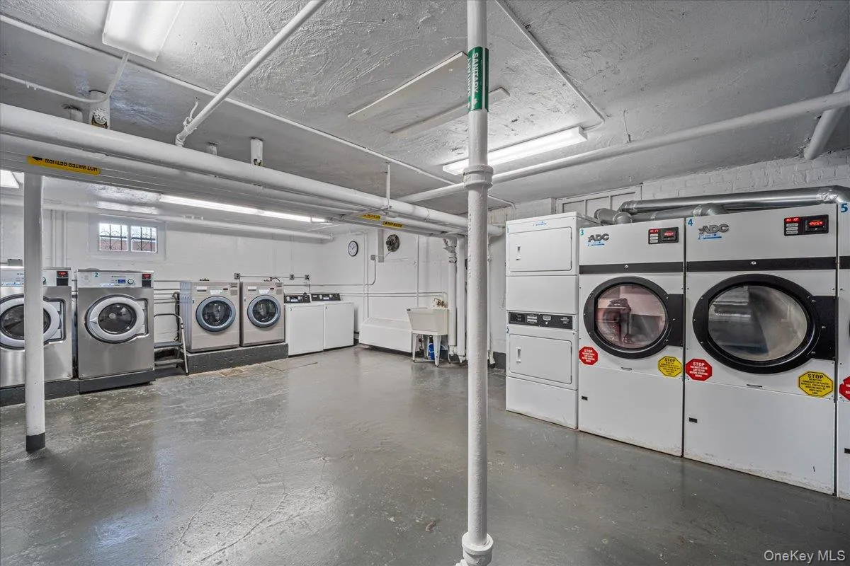 155-14 86 Street, New York, NY, 1 Bedroom Bedrooms, 5 Rooms Rooms,1 BathroomBathrooms,Residential,For Rent,86,0,1015244 155-14 86 Street, New York, NY, 1 Bedroom Bedrooms, 5 Rooms Rooms,1 BathroomBathrooms,Residential,For Rent,86,0,1015244