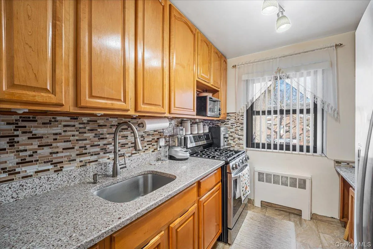 155-14 86 Street, New York, NY, 1 Bedroom Bedrooms, 5 Rooms Rooms,1 BathroomBathrooms,Residential,For Rent,86,0,1015244 155-14 86 Street, New York, NY, 1 Bedroom Bedrooms, 5 Rooms Rooms,1 BathroomBathrooms,Residential,For Rent,86,0,1015244