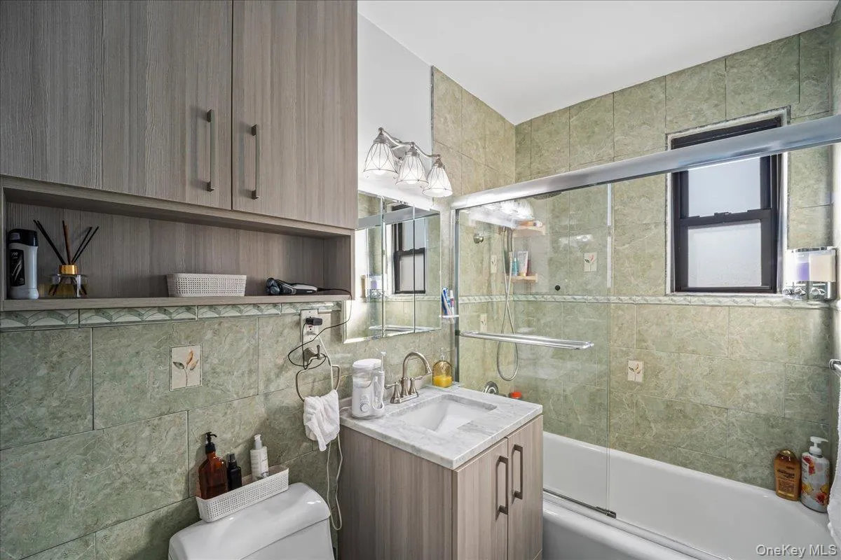 155-14 86 Street, New York, NY, 1 Bedroom Bedrooms, 5 Rooms Rooms,1 BathroomBathrooms,Residential,For Rent,86,0,1015244 155-14 86 Street, New York, NY, 1 Bedroom Bedrooms, 5 Rooms Rooms,1 BathroomBathrooms,Residential,For Rent,86,0,1015244