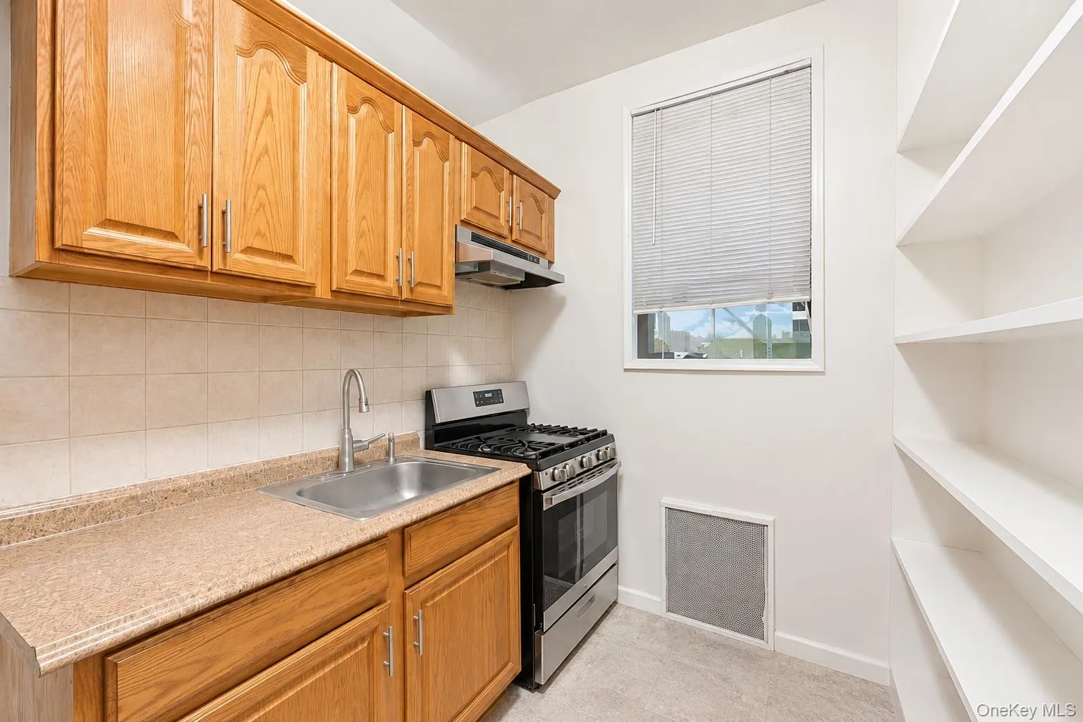 83-40 Austin Street, New York, NY, 2 Bedrooms Bedrooms, 4 Rooms Rooms,1 BathroomBathrooms,Residential,For Rent,Austin Street,0,KEY1015249 83-40 Austin Street, New York, NY, 2 Bedrooms Bedrooms, 4 Rooms Rooms,1 BathroomBathrooms,Residential,For Rent,Austin Street,0,KEY1015249