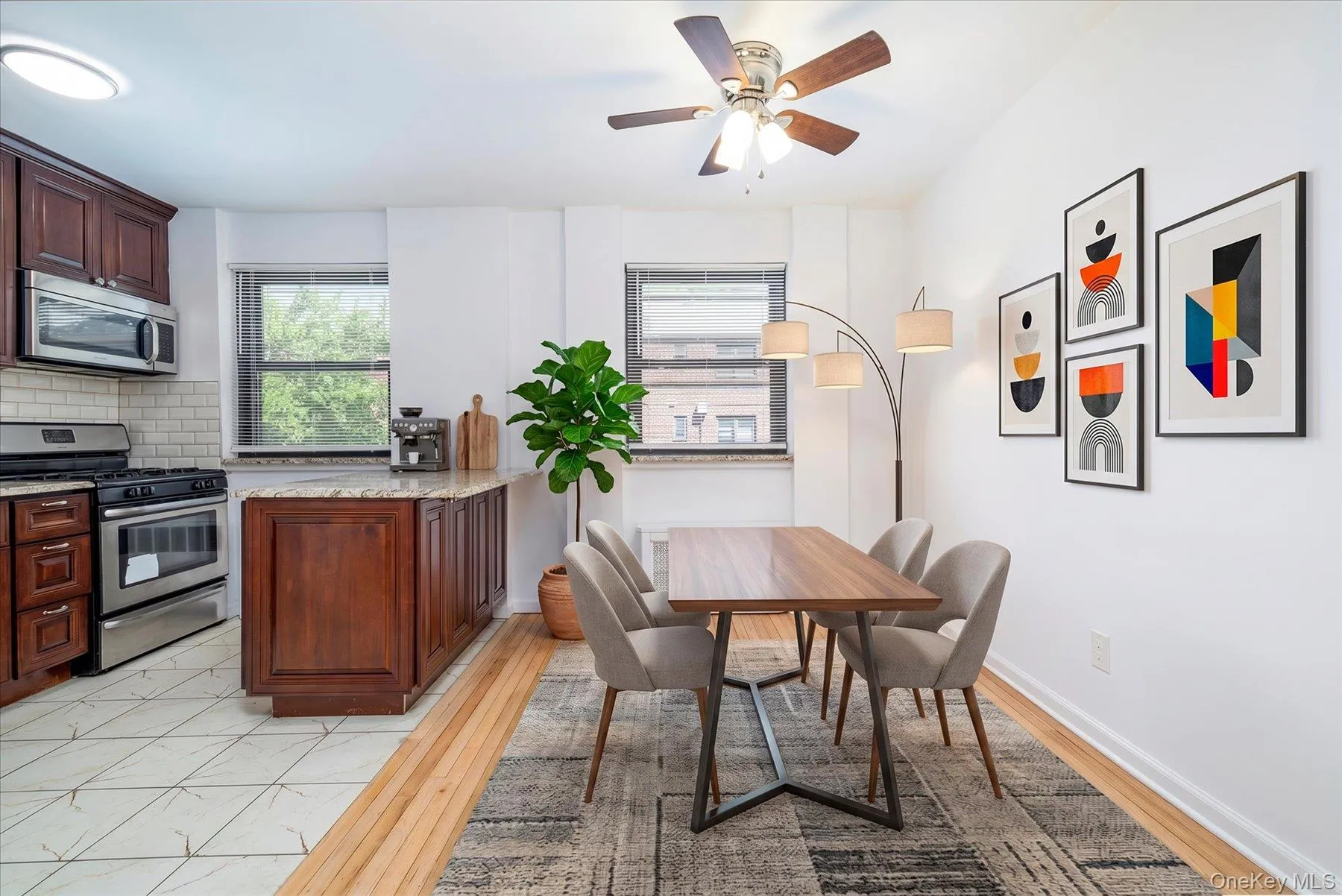 Virtually staged dining area Virtually staged dining area