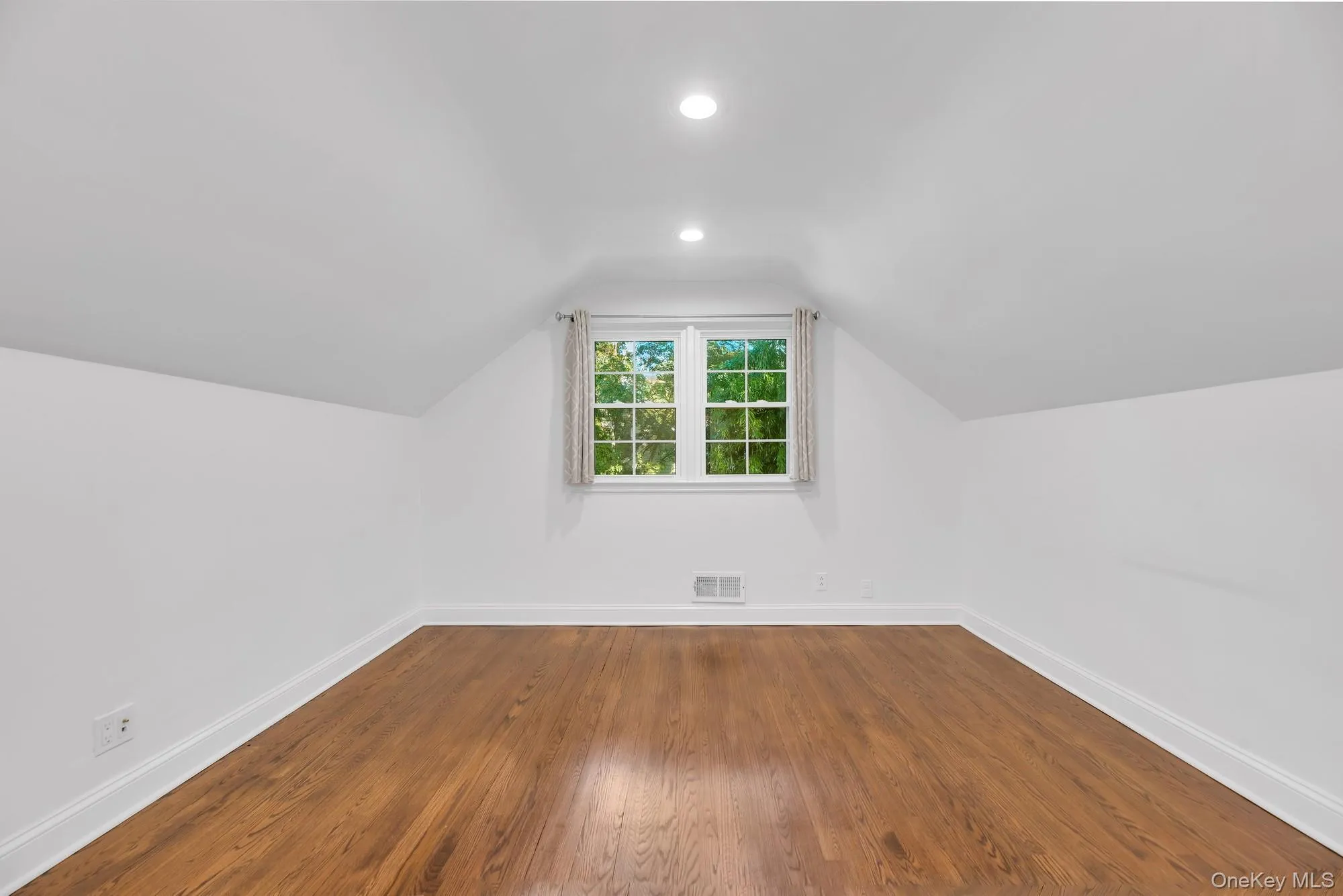 49 Henry Street, Scarsdale, NY, 4 Bedrooms Bedrooms, 7 Rooms Rooms,4 BathroomsBathrooms,Residential Lease,For Rent,Henry,0,1015259 49 Henry Street, Scarsdale, NY, 4 Bedrooms Bedrooms, 7 Rooms Rooms,4 BathroomsBathrooms,Residential Lease,For Rent,Henry,0,1015259
