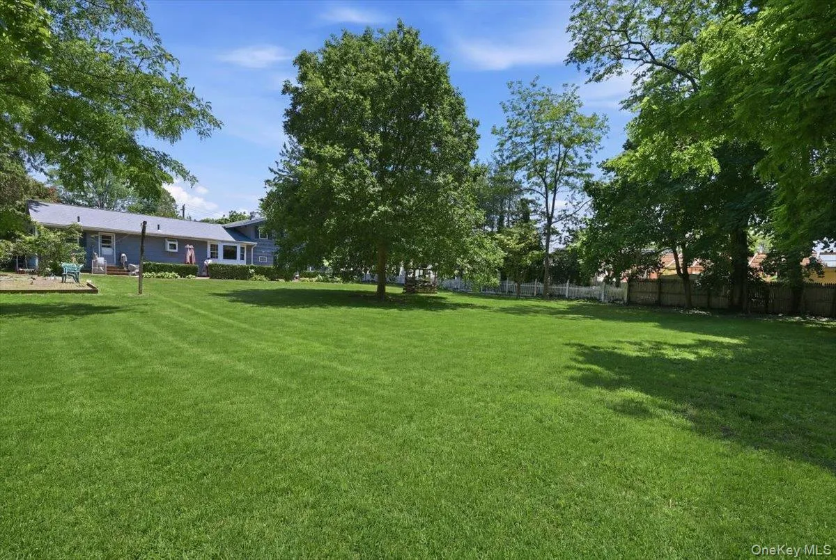 40 Bayview Avenue, Babylon, NY, 4 Bedrooms Bedrooms, 10 Rooms Rooms,2 BathroomsBathrooms,Residential,For Rent,Bayview,0,1015262 40 Bayview Avenue, Babylon, NY, 4 Bedrooms Bedrooms, 10 Rooms Rooms,2 BathroomsBathrooms,Residential,For Rent,Bayview,0,1015262