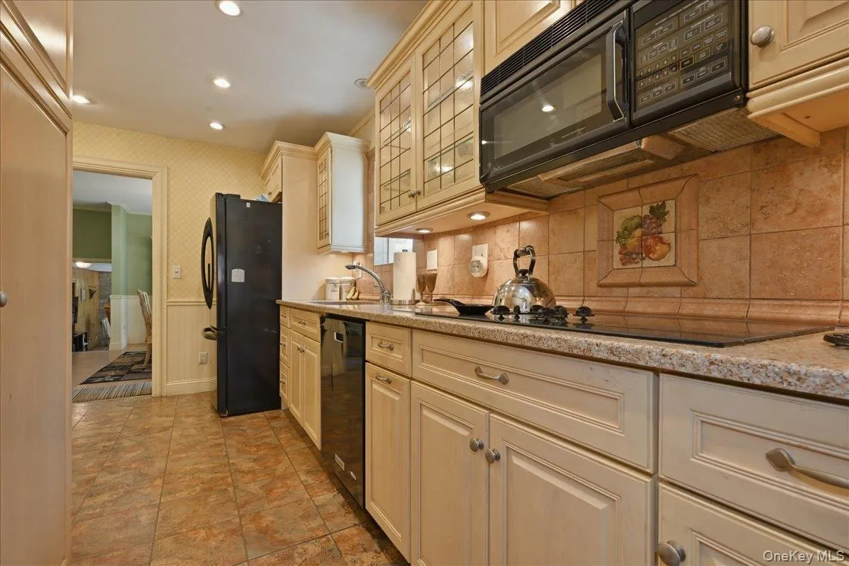 40 Bayview Avenue, Babylon, NY, 4 Bedrooms Bedrooms, 10 Rooms Rooms,2 BathroomsBathrooms,Residential,For Rent,Bayview,0,1015262 40 Bayview Avenue, Babylon, NY, 4 Bedrooms Bedrooms, 10 Rooms Rooms,2 BathroomsBathrooms,Residential,For Rent,Bayview,0,1015262