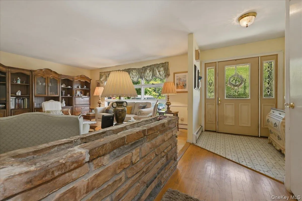 40 Bayview Avenue, Babylon, NY, 4 Bedrooms Bedrooms, 10 Rooms Rooms,2 BathroomsBathrooms,Residential,For Rent,Bayview,0,1015262 40 Bayview Avenue, Babylon, NY, 4 Bedrooms Bedrooms, 10 Rooms Rooms,2 BathroomsBathrooms,Residential,For Rent,Bayview,0,1015262