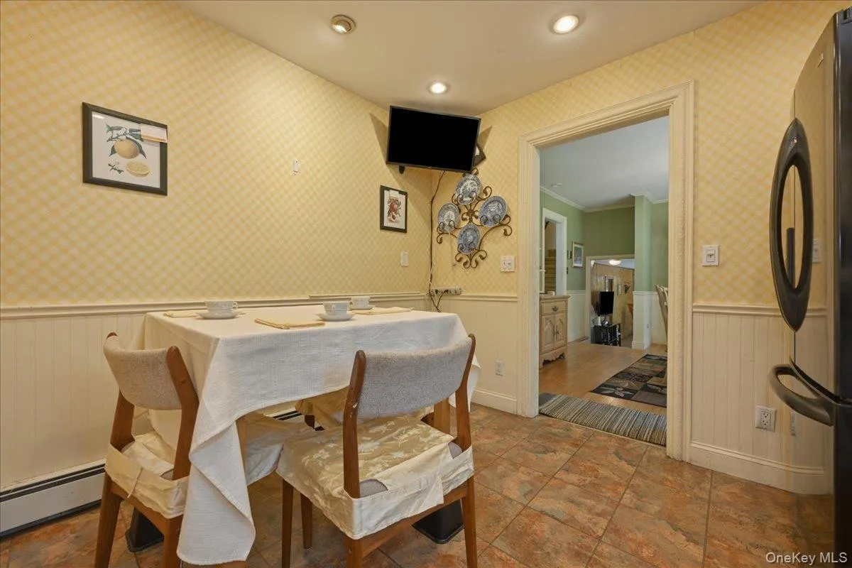 40 Bayview Avenue, Babylon, NY, 4 Bedrooms Bedrooms, 10 Rooms Rooms,2 BathroomsBathrooms,Residential,For Rent,Bayview,0,1015262 40 Bayview Avenue, Babylon, NY, 4 Bedrooms Bedrooms, 10 Rooms Rooms,2 BathroomsBathrooms,Residential,For Rent,Bayview,0,1015262