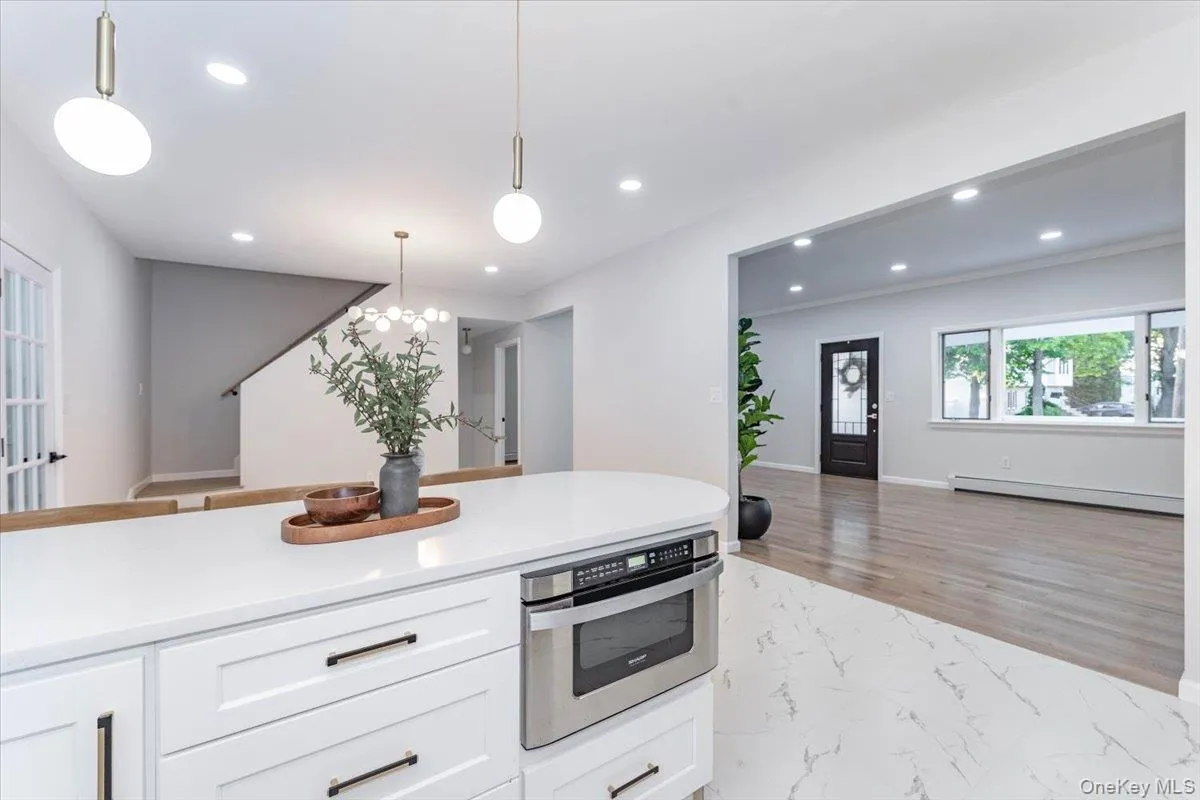 41 Oregon Road, West Babylon, NY, 3 Bedrooms Bedrooms, 8 Rooms Rooms,3 BathroomsBathrooms,Residential,For Rent,Oregon,0,1015263 41 Oregon Road, West Babylon, NY, 3 Bedrooms Bedrooms, 8 Rooms Rooms,3 BathroomsBathrooms,Residential,For Rent,Oregon,0,1015263