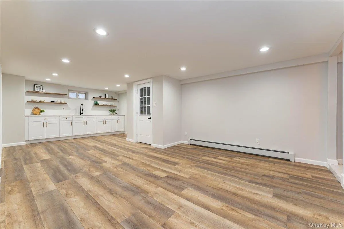 41 Oregon Road, West Babylon, NY, 3 Bedrooms Bedrooms, 8 Rooms Rooms,3 BathroomsBathrooms,Residential,For Rent,Oregon,0,1015263 41 Oregon Road, West Babylon, NY, 3 Bedrooms Bedrooms, 8 Rooms Rooms,3 BathroomsBathrooms,Residential,For Rent,Oregon,0,1015263