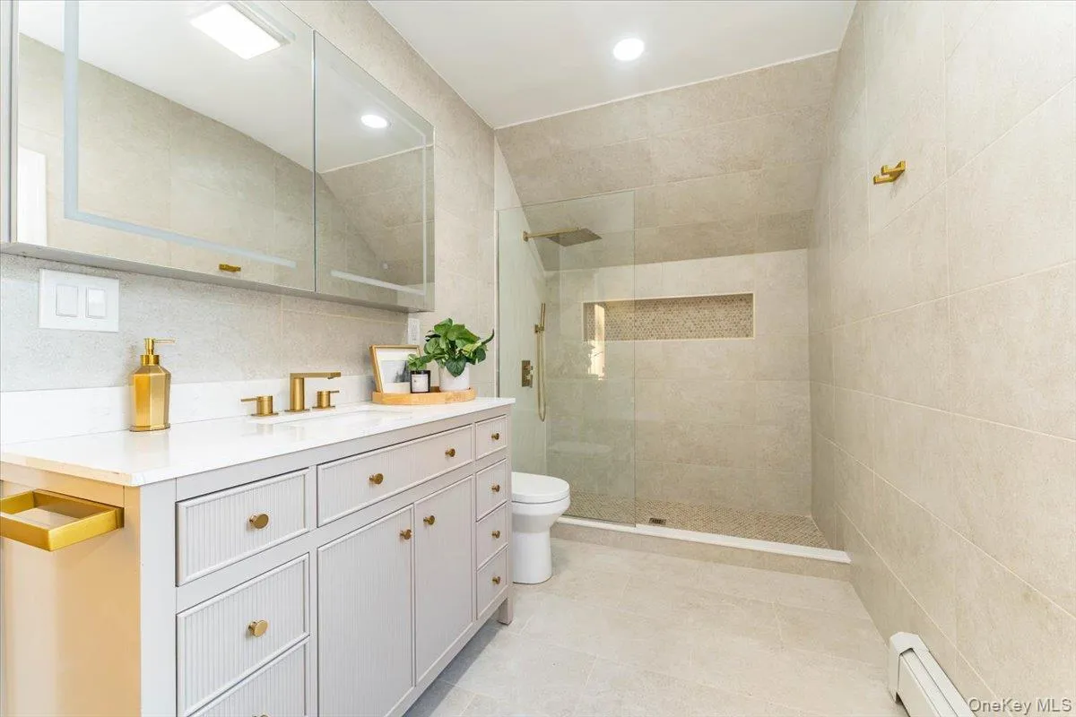 41 Oregon Road, West Babylon, NY, 3 Bedrooms Bedrooms, 8 Rooms Rooms,3 BathroomsBathrooms,Residential,For Rent,Oregon,0,1015263 41 Oregon Road, West Babylon, NY, 3 Bedrooms Bedrooms, 8 Rooms Rooms,3 BathroomsBathrooms,Residential,For Rent,Oregon,0,1015263