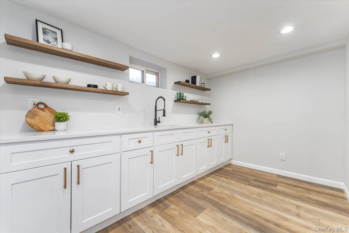 41 Oregon Road, West Babylon, NY, 3 Bedrooms Bedrooms, 8 Rooms Rooms,3 BathroomsBathrooms,Residential,For Rent,Oregon,0,1015263 41 Oregon Road, West Babylon, NY, 3 Bedrooms Bedrooms, 8 Rooms Rooms,3 BathroomsBathrooms,Residential,For Rent,Oregon,0,1015263