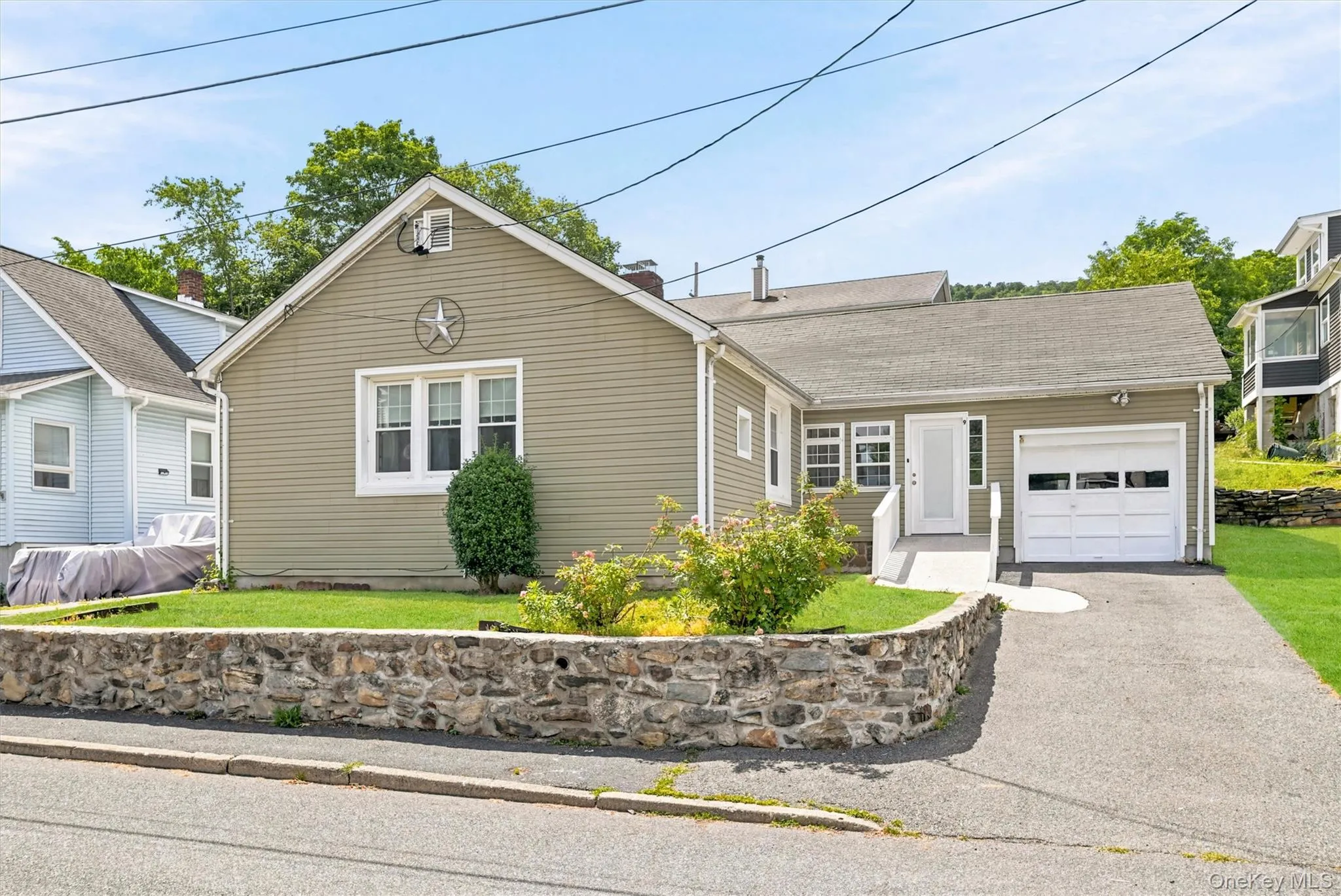 9 Hickory Street, Highlands, NY, 3 Bedrooms Bedrooms, 7 Rooms Rooms,1 BathroomBathrooms,Residential,For Rent,Hickory,0,1015264 9 Hickory Street, Highlands, NY, 3 Bedrooms Bedrooms, 7 Rooms Rooms,1 BathroomBathrooms,Residential,For Rent,Hickory,0,1015264