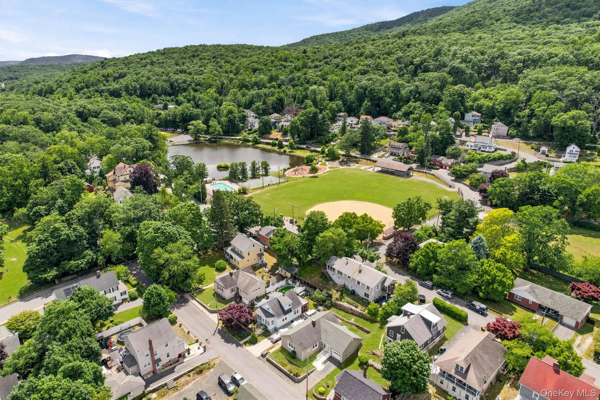 9 Hickory Street, Highlands, NY, 3 Bedrooms Bedrooms, 7 Rooms Rooms,1 BathroomBathrooms,Residential,For Rent,Hickory,0,1015264 9 Hickory Street, Highlands, NY, 3 Bedrooms Bedrooms, 7 Rooms Rooms,1 BathroomBathrooms,Residential,For Rent,Hickory,0,1015264