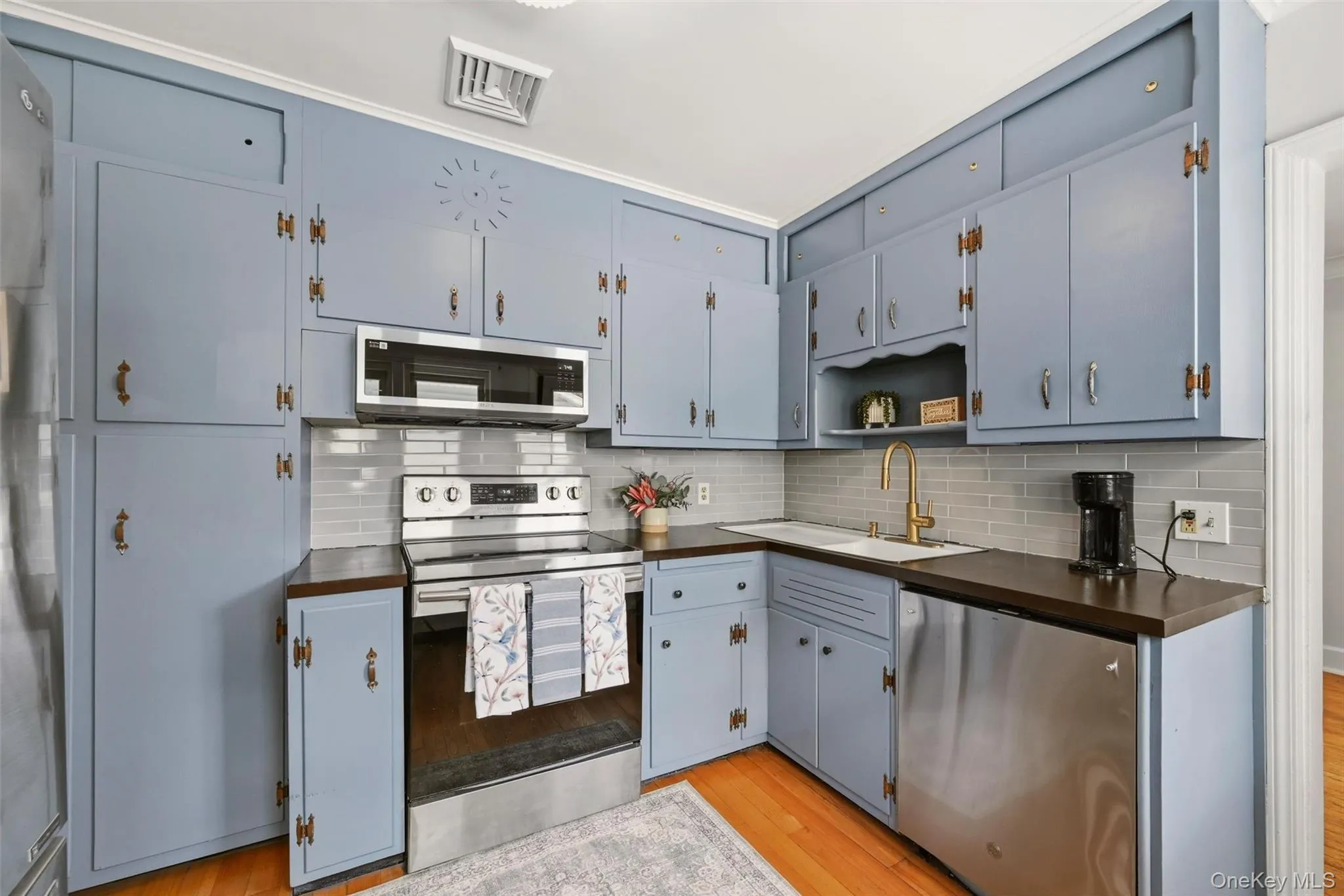 9 Hickory Street, Highlands, NY, 3 Bedrooms Bedrooms, 7 Rooms Rooms,1 BathroomBathrooms,Residential,For Rent,Hickory,0,1015264 9 Hickory Street, Highlands, NY, 3 Bedrooms Bedrooms, 7 Rooms Rooms,1 BathroomBathrooms,Residential,For Rent,Hickory,0,1015264