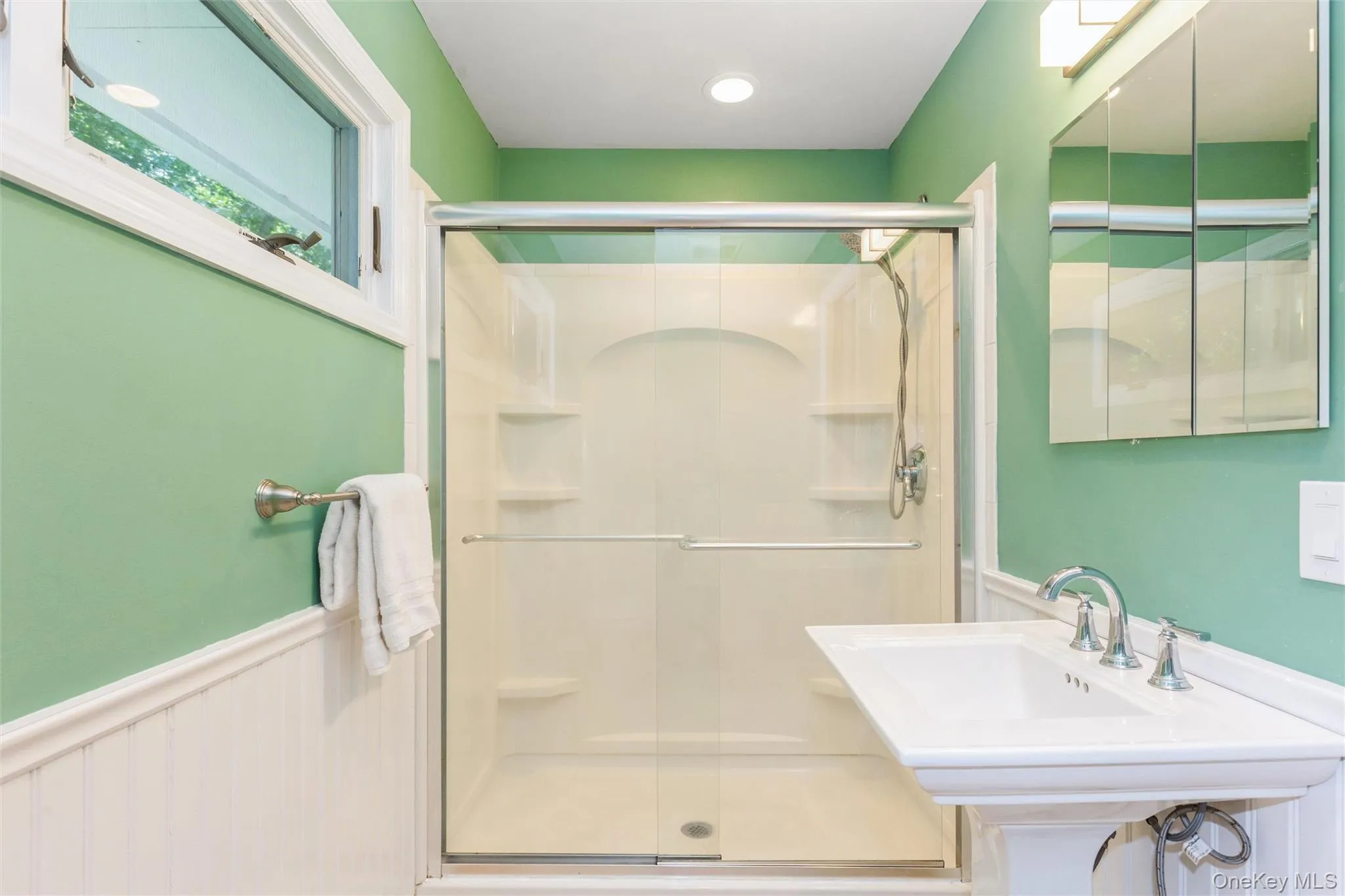 23 Eastwood Road, Brookhaven, NY, 3 Bedrooms Bedrooms, 7 Rooms Rooms,2 BathroomsBathrooms,Residential,For Rent,Eastwood,0,1015266 23 Eastwood Road, Brookhaven, NY, 3 Bedrooms Bedrooms, 7 Rooms Rooms,2 BathroomsBathrooms,Residential,For Rent,Eastwood,0,1015266