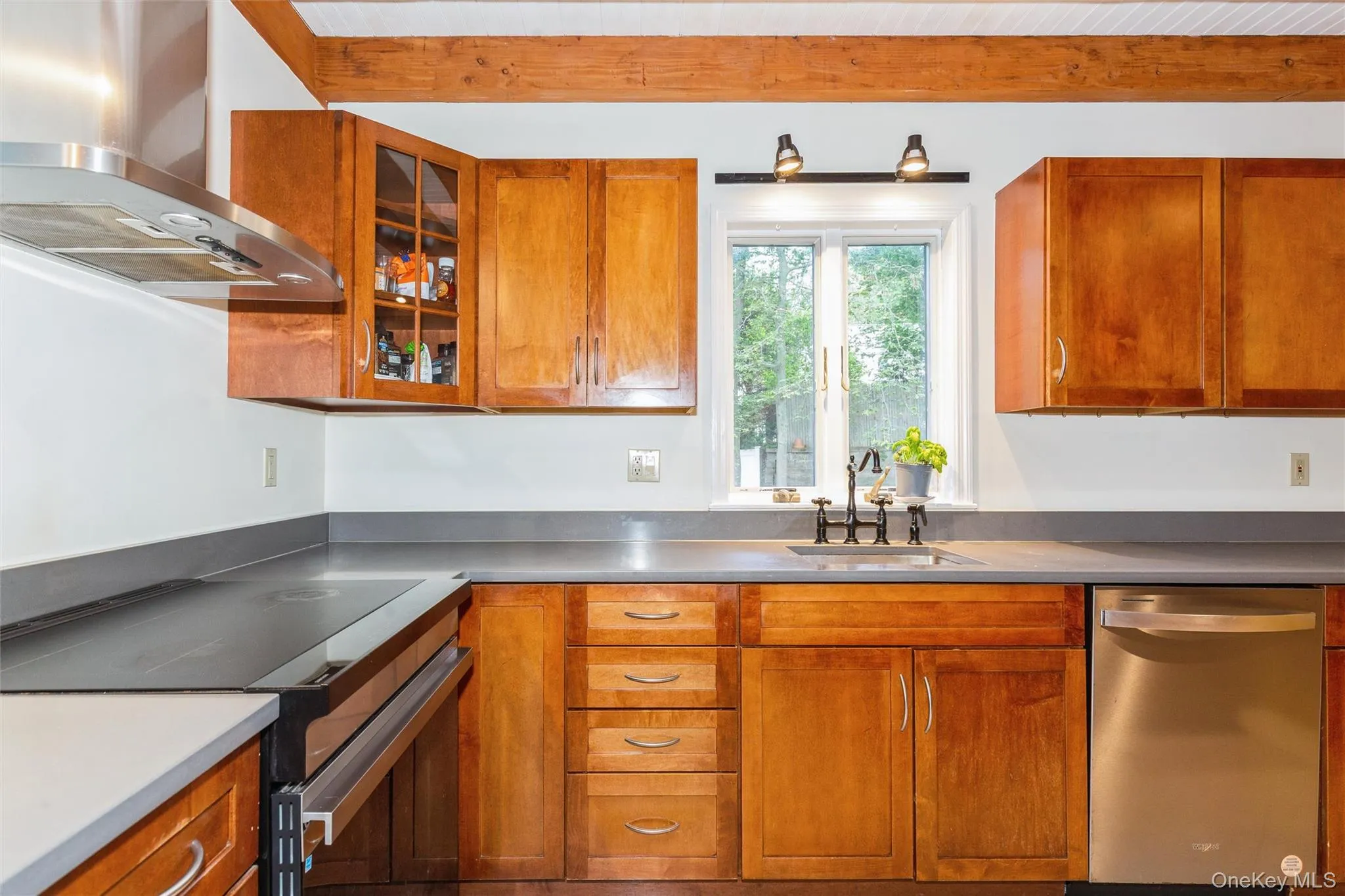 23 Eastwood Road, Brookhaven, NY, 3 Bedrooms Bedrooms, 7 Rooms Rooms,2 BathroomsBathrooms,Residential,For Rent,Eastwood,0,1015266 23 Eastwood Road, Brookhaven, NY, 3 Bedrooms Bedrooms, 7 Rooms Rooms,2 BathroomsBathrooms,Residential,For Rent,Eastwood,0,1015266