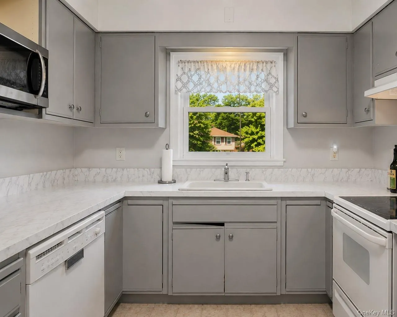 15 Peters Road, Wappinger, NY, 3 Bedrooms Bedrooms, 6 Rooms Rooms,1 BathroomBathrooms,Residential,For Rent,Peters,0,1015268 15 Peters Road, Wappinger, NY, 3 Bedrooms Bedrooms, 6 Rooms Rooms,1 BathroomBathrooms,Residential,For Rent,Peters,0,1015268