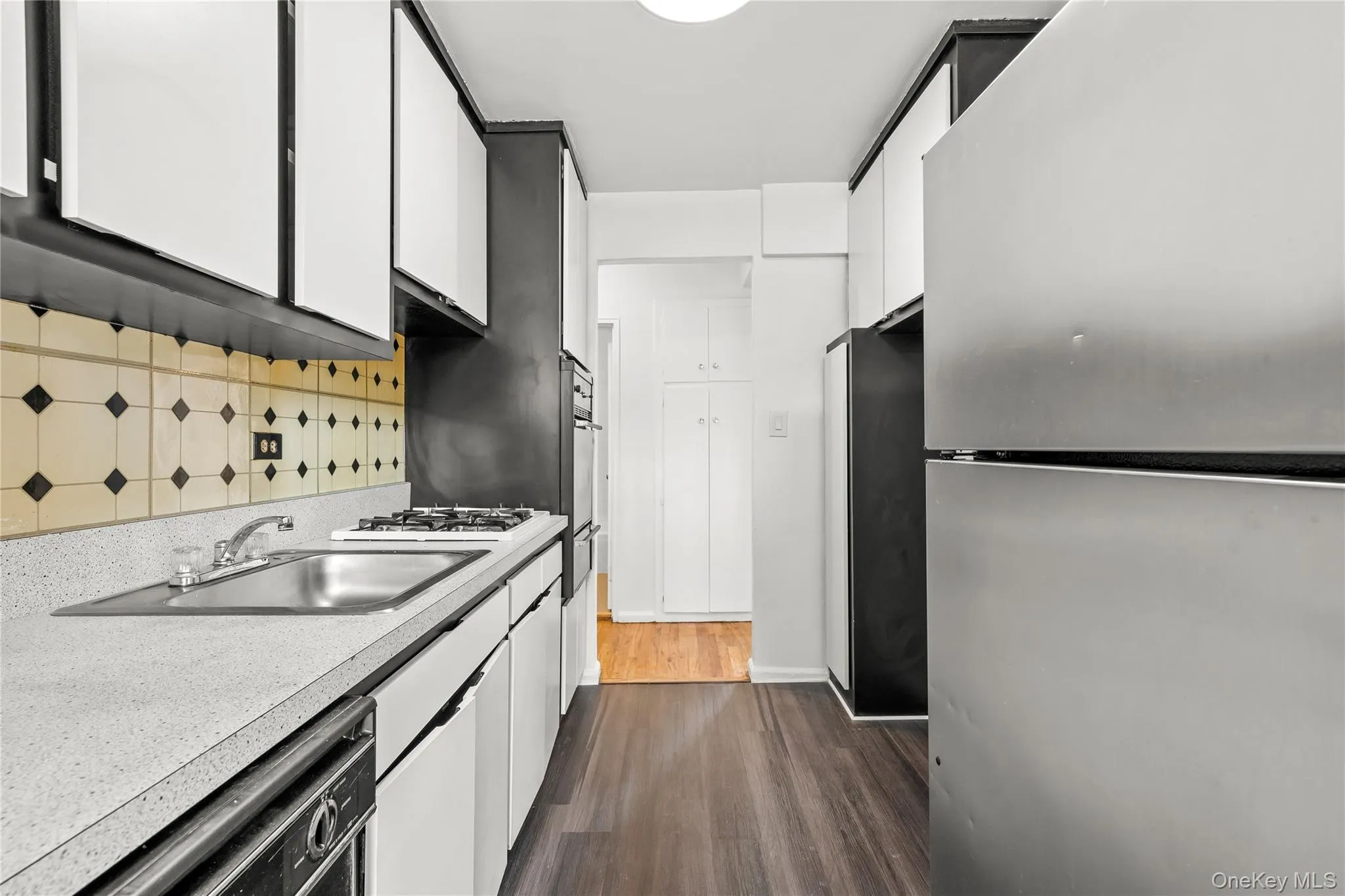 599 E 7th Street, New York, NY, 2 Bedrooms Bedrooms, 6 Rooms Rooms,2 BathroomsBathrooms,Residential,For Rent,Street,0,1015270 599 E 7th Street, New York, NY, 2 Bedrooms Bedrooms, 6 Rooms Rooms,2 BathroomsBathrooms,Residential,For Rent,Street,0,1015270
