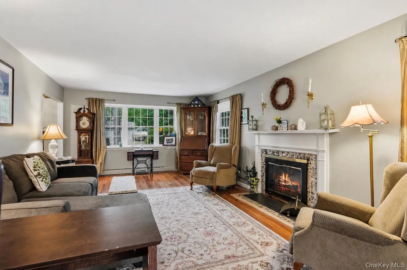 3 Palfrey Street, Brookhaven, NY, 4 Bedrooms Bedrooms, 9 Rooms Rooms,2 BathroomsBathrooms,Residential,For Rent,Palfrey,0,1015273 3 Palfrey Street, Brookhaven, NY, 4 Bedrooms Bedrooms, 9 Rooms Rooms,2 BathroomsBathrooms,Residential,For Rent,Palfrey,0,1015273