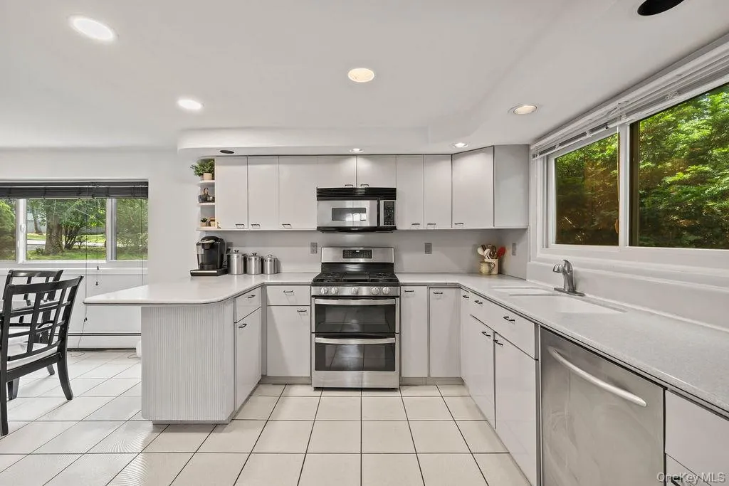 11 Buena Vista Road, Ramapo, NY, 4 Bedrooms Bedrooms, 15 Rooms Rooms,4 BathroomsBathrooms,Residential,For Rent,Buena Vista,0,1015278 11 Buena Vista Road, Ramapo, NY, 4 Bedrooms Bedrooms, 15 Rooms Rooms,4 BathroomsBathrooms,Residential,For Rent,Buena Vista,0,1015278
