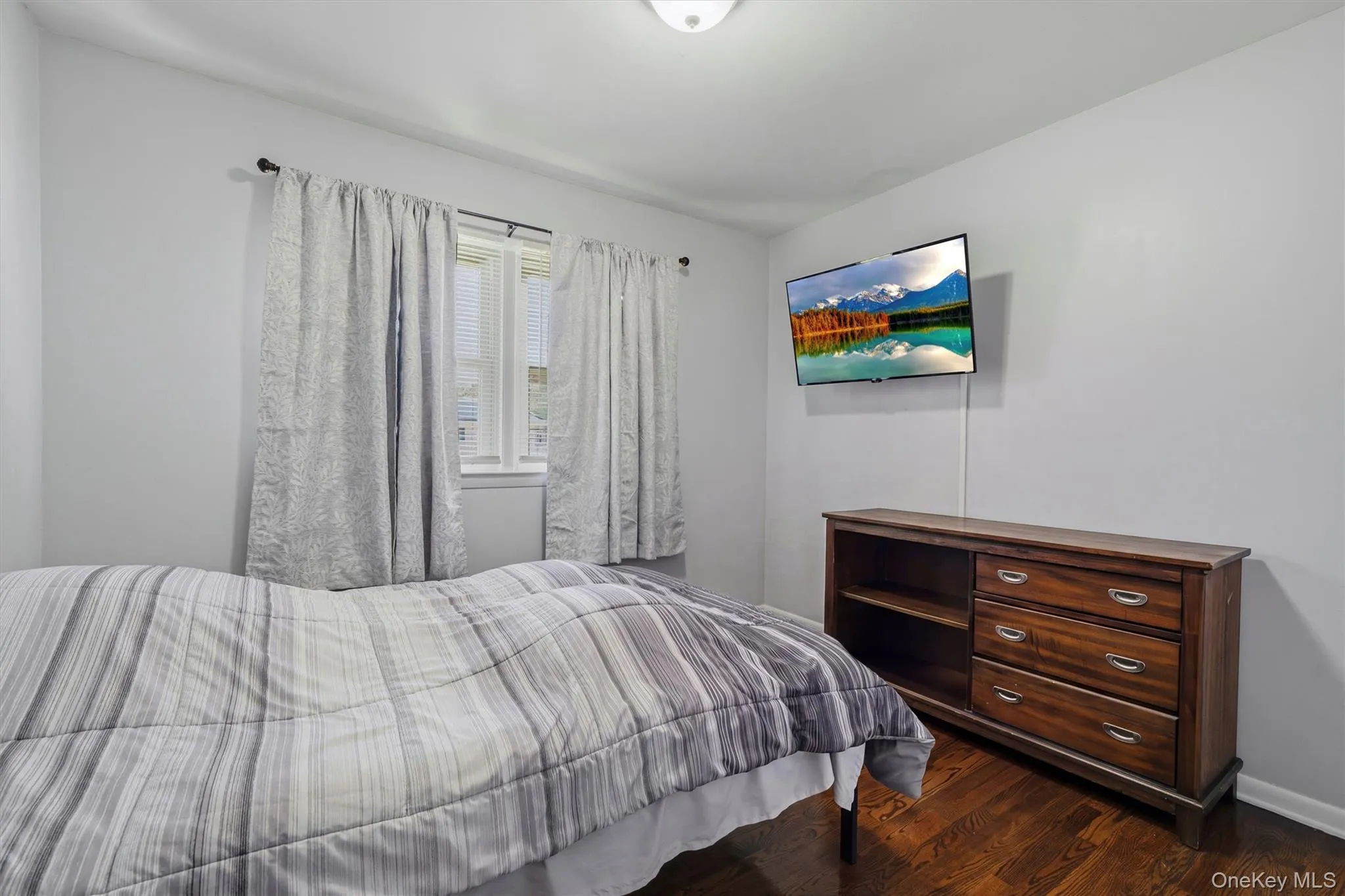 1 Brewster Drive, Middletown, NY, 3 Bedrooms Bedrooms, 8 Rooms Rooms,1 BathroomBathrooms,Residential,For Rent,Brewster,0,1015287 1 Brewster Drive, Middletown, NY, 3 Bedrooms Bedrooms, 8 Rooms Rooms,1 BathroomBathrooms,Residential,For Rent,Brewster,0,1015287