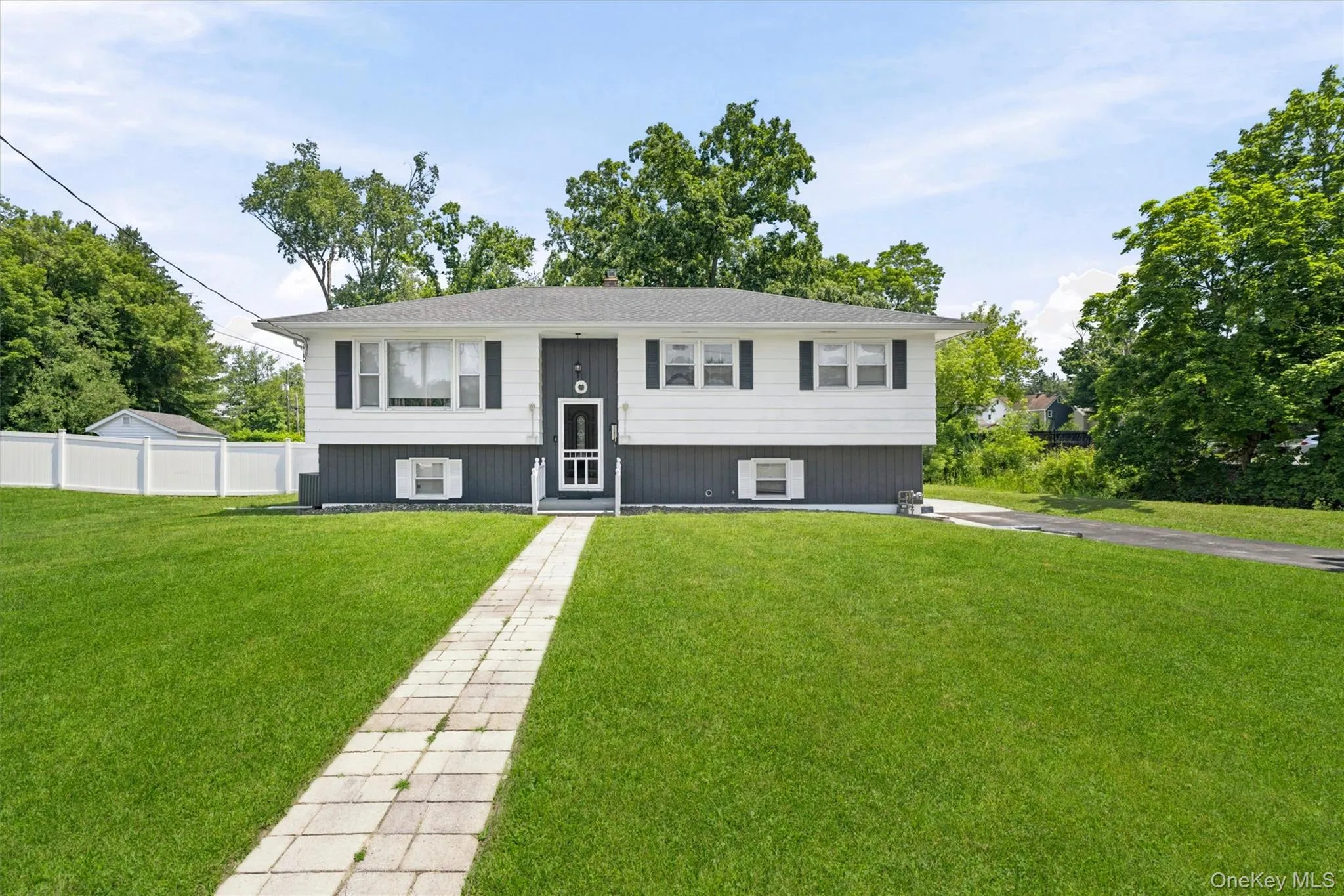 1 Brewster Drive, Middletown, NY, 3 Bedrooms Bedrooms, 8 Rooms Rooms,1 BathroomBathrooms,Residential,For Rent,Brewster,0,1015287 1 Brewster Drive, Middletown, NY, 3 Bedrooms Bedrooms, 8 Rooms Rooms,1 BathroomBathrooms,Residential,For Rent,Brewster,0,1015287