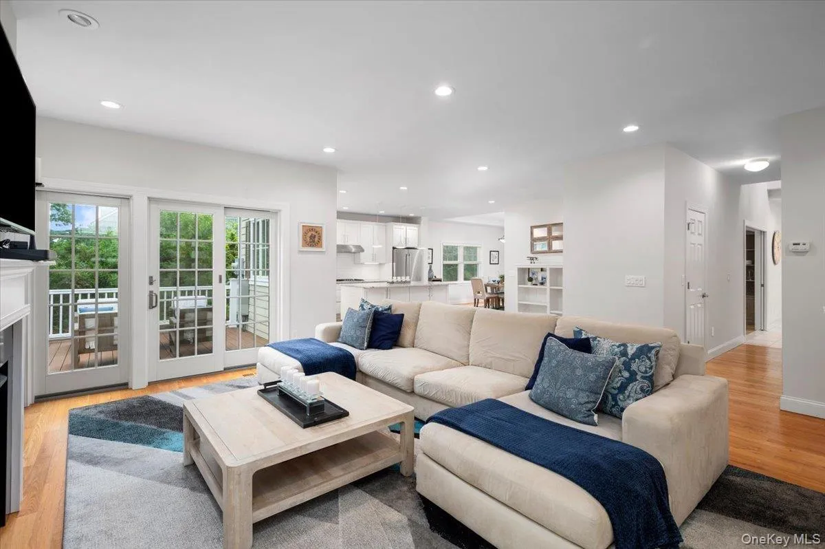 78 Shore Drive, Mamaroneck, NY, 4 Bedrooms Bedrooms, 8 Rooms Rooms,3 BathroomsBathrooms,Residential,For Rent,Shore,0,1015288 78 Shore Drive, Mamaroneck, NY, 4 Bedrooms Bedrooms, 8 Rooms Rooms,3 BathroomsBathrooms,Residential,For Rent,Shore,0,1015288