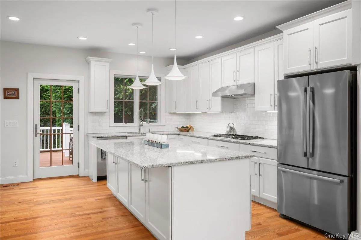 78 Shore Drive, Mamaroneck, NY, 4 Bedrooms Bedrooms, 8 Rooms Rooms,3 BathroomsBathrooms,Residential,For Rent,Shore,0,1015288 78 Shore Drive, Mamaroneck, NY, 4 Bedrooms Bedrooms, 8 Rooms Rooms,3 BathroomsBathrooms,Residential,For Rent,Shore,0,1015288
