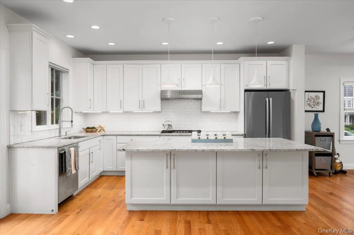 78 Shore Drive, Mamaroneck, NY, 4 Bedrooms Bedrooms, 8 Rooms Rooms,3 BathroomsBathrooms,Residential,For Rent,Shore,0,1015288 78 Shore Drive, Mamaroneck, NY, 4 Bedrooms Bedrooms, 8 Rooms Rooms,3 BathroomsBathrooms,Residential,For Rent,Shore,0,1015288