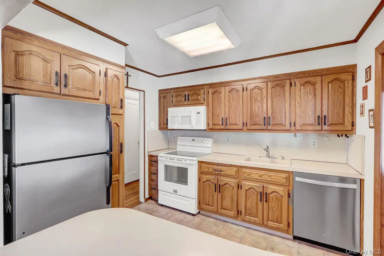 955 Cedar Court, Hempstead, NY, 4 Bedrooms Bedrooms, 7 Rooms Rooms,1 BathroomBathrooms,Residential,For Rent,Cedar,0,1015293 955 Cedar Court, Hempstead, NY, 4 Bedrooms Bedrooms, 7 Rooms Rooms,1 BathroomBathrooms,Residential,For Rent,Cedar,0,1015293