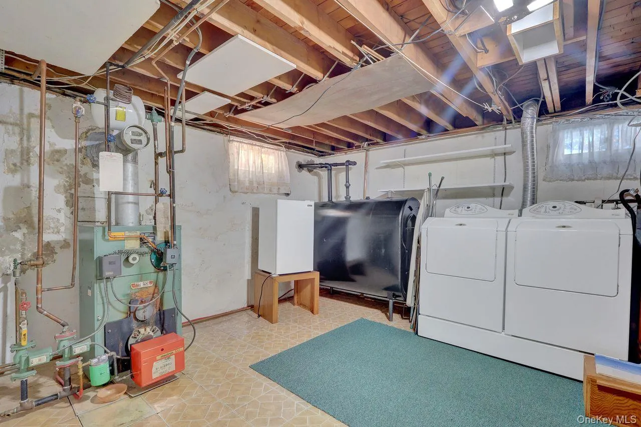 955 Cedar Court, Hempstead, NY, 4 Bedrooms Bedrooms, 7 Rooms Rooms,1 BathroomBathrooms,Residential,For Rent,Cedar,0,1015293 955 Cedar Court, Hempstead, NY, 4 Bedrooms Bedrooms, 7 Rooms Rooms,1 BathroomBathrooms,Residential,For Rent,Cedar,0,1015293