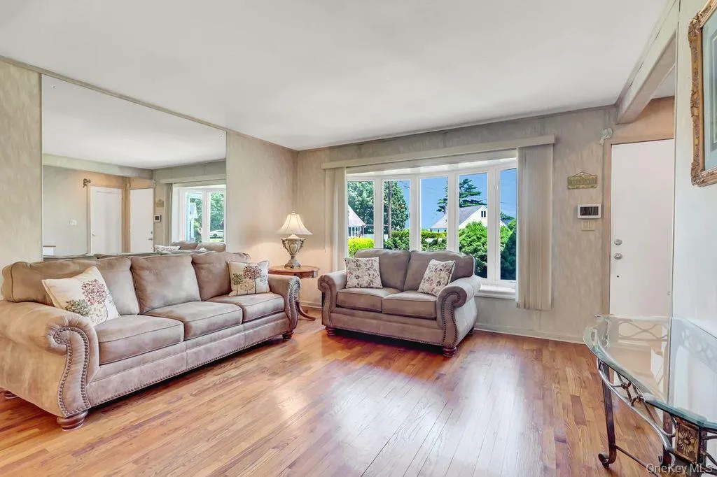 955 Cedar Court, Hempstead, NY, 4 Bedrooms Bedrooms, 7 Rooms Rooms,1 BathroomBathrooms,Residential,For Rent,Cedar,0,1015293 955 Cedar Court, Hempstead, NY, 4 Bedrooms Bedrooms, 7 Rooms Rooms,1 BathroomBathrooms,Residential,For Rent,Cedar,0,1015293