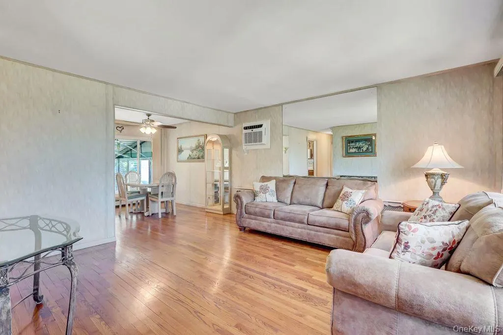 955 Cedar Court, Hempstead, NY, 4 Bedrooms Bedrooms, 7 Rooms Rooms,1 BathroomBathrooms,Residential,For Rent,Cedar,0,1015293 955 Cedar Court, Hempstead, NY, 4 Bedrooms Bedrooms, 7 Rooms Rooms,1 BathroomBathrooms,Residential,For Rent,Cedar,0,1015293