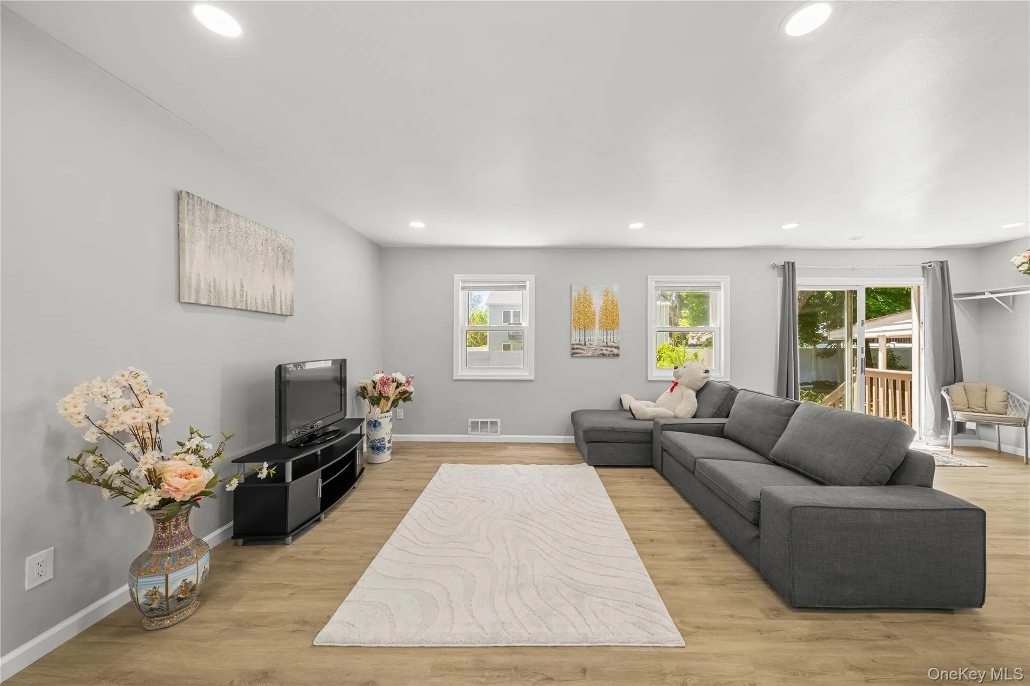 26 Bellwood Avenue, Brookhaven, NY, 4 Bedrooms Bedrooms, 8 Rooms Rooms,2 BathroomsBathrooms,Residential,For Rent,Bellwood,0,1015296 26 Bellwood Avenue, Brookhaven, NY, 4 Bedrooms Bedrooms, 8 Rooms Rooms,2 BathroomsBathrooms,Residential,For Rent,Bellwood,0,1015296