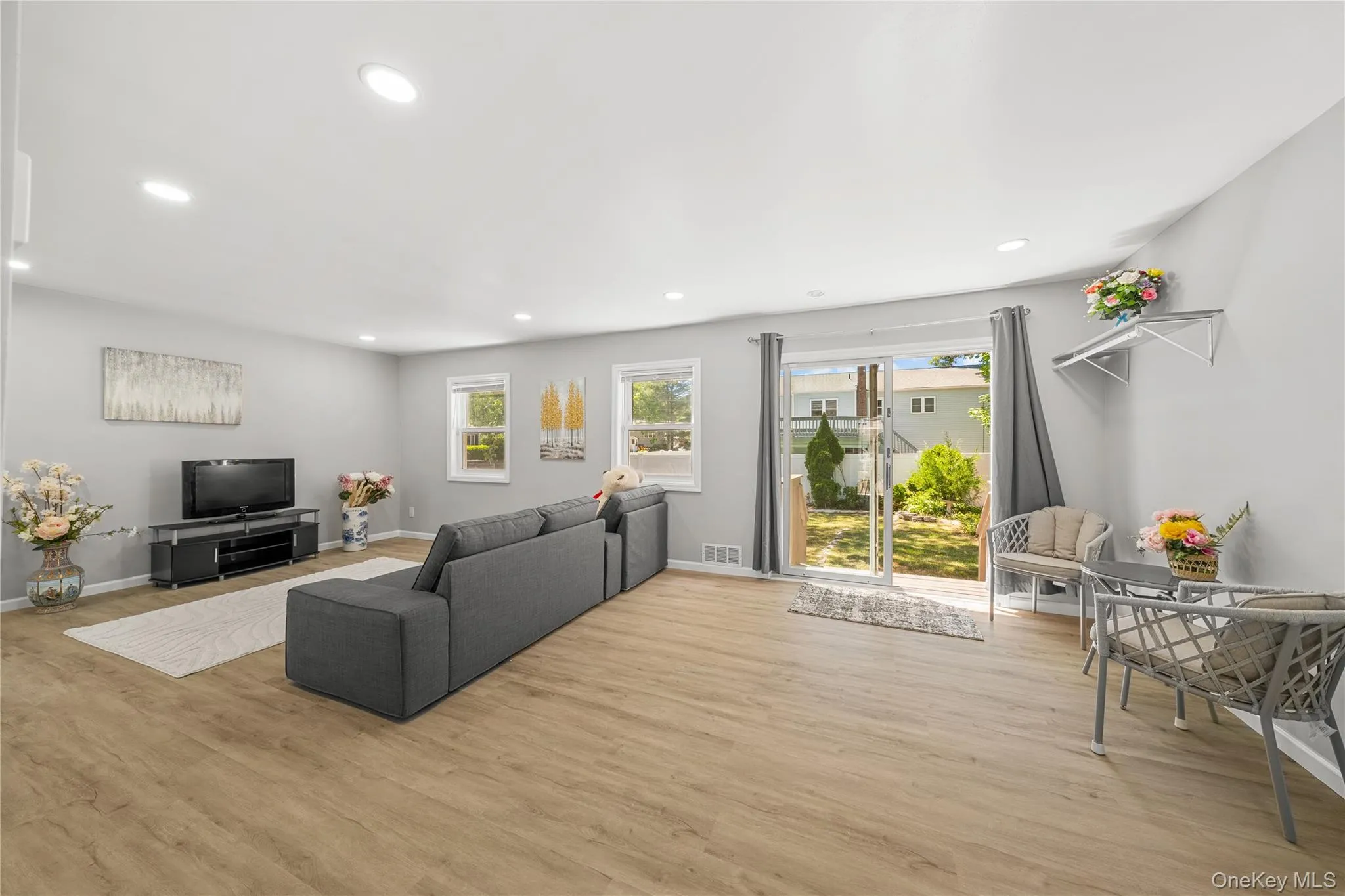 26 Bellwood Avenue, Brookhaven, NY, 4 Bedrooms Bedrooms, 8 Rooms Rooms,2 BathroomsBathrooms,Residential,For Rent,Bellwood,0,1015296 26 Bellwood Avenue, Brookhaven, NY, 4 Bedrooms Bedrooms, 8 Rooms Rooms,2 BathroomsBathrooms,Residential,For Rent,Bellwood,0,1015296