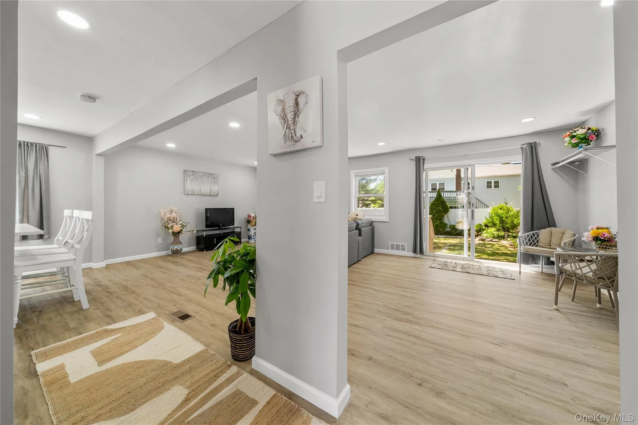 26 Bellwood Avenue, Brookhaven, NY, 4 Bedrooms Bedrooms, 8 Rooms Rooms,2 BathroomsBathrooms,Residential,For Rent,Bellwood,0,1015296 26 Bellwood Avenue, Brookhaven, NY, 4 Bedrooms Bedrooms, 8 Rooms Rooms,2 BathroomsBathrooms,Residential,For Rent,Bellwood,0,1015296