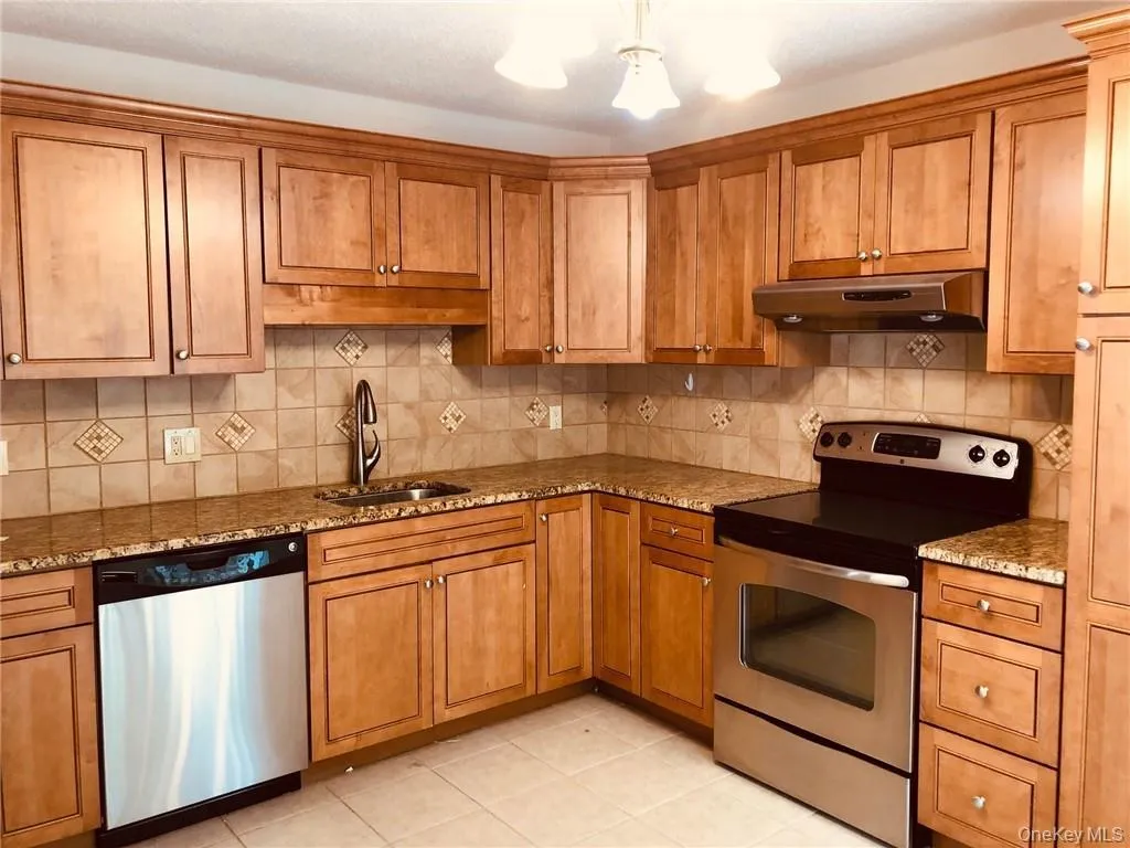 Lovely updated eat-in kitchen Lovely updated eat-in kitchen