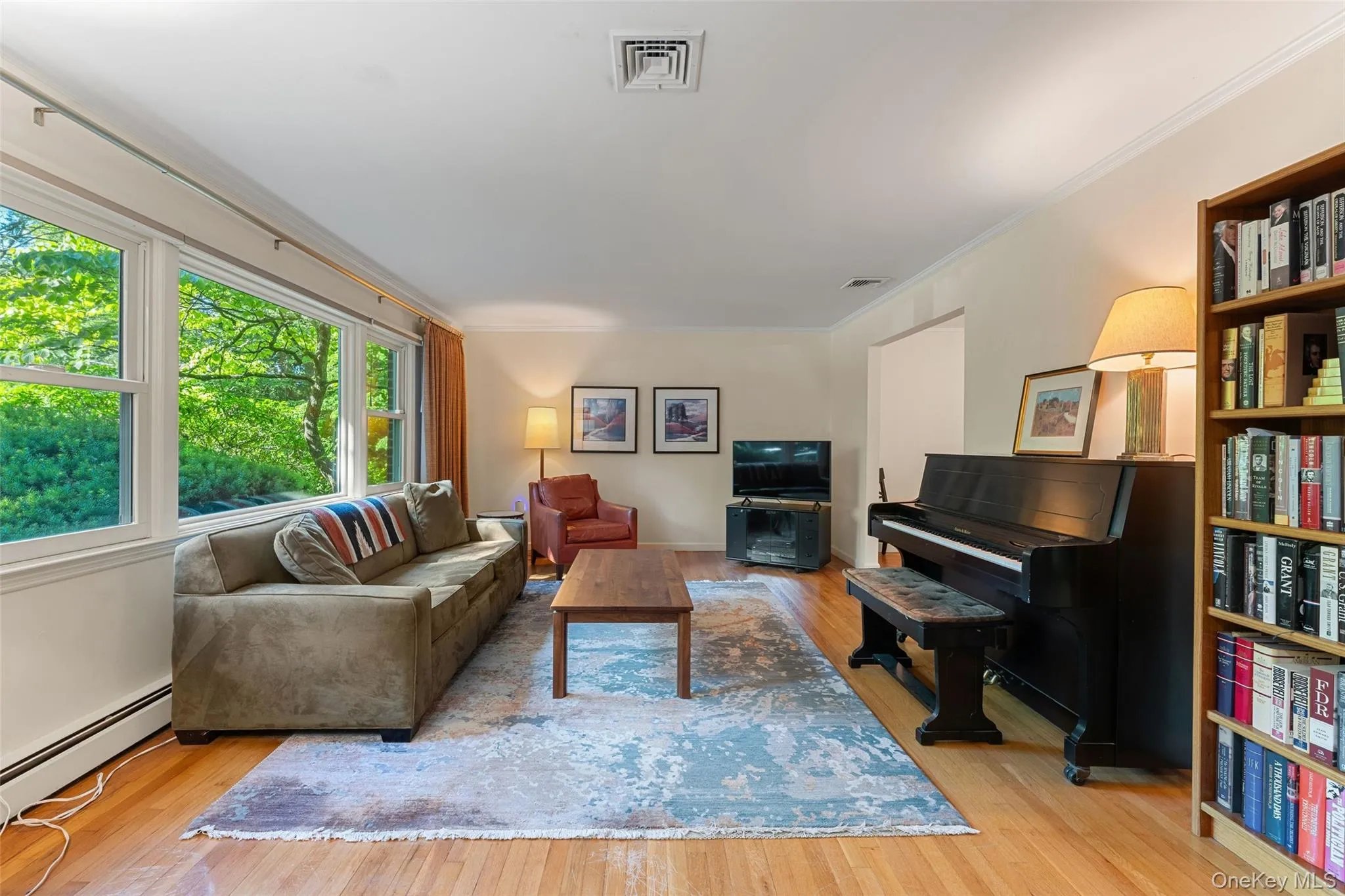 4 Pin Oak Lane, White Plains, NY, 3 Bedrooms Bedrooms, 7 Rooms Rooms,2 BathroomsBathrooms,Residential,For Rent,Pin Oak,0,KEY1015304 4 Pin Oak Lane, White Plains, NY, 3 Bedrooms Bedrooms, 7 Rooms Rooms,2 BathroomsBathrooms,Residential,For Rent,Pin Oak,0,KEY1015304