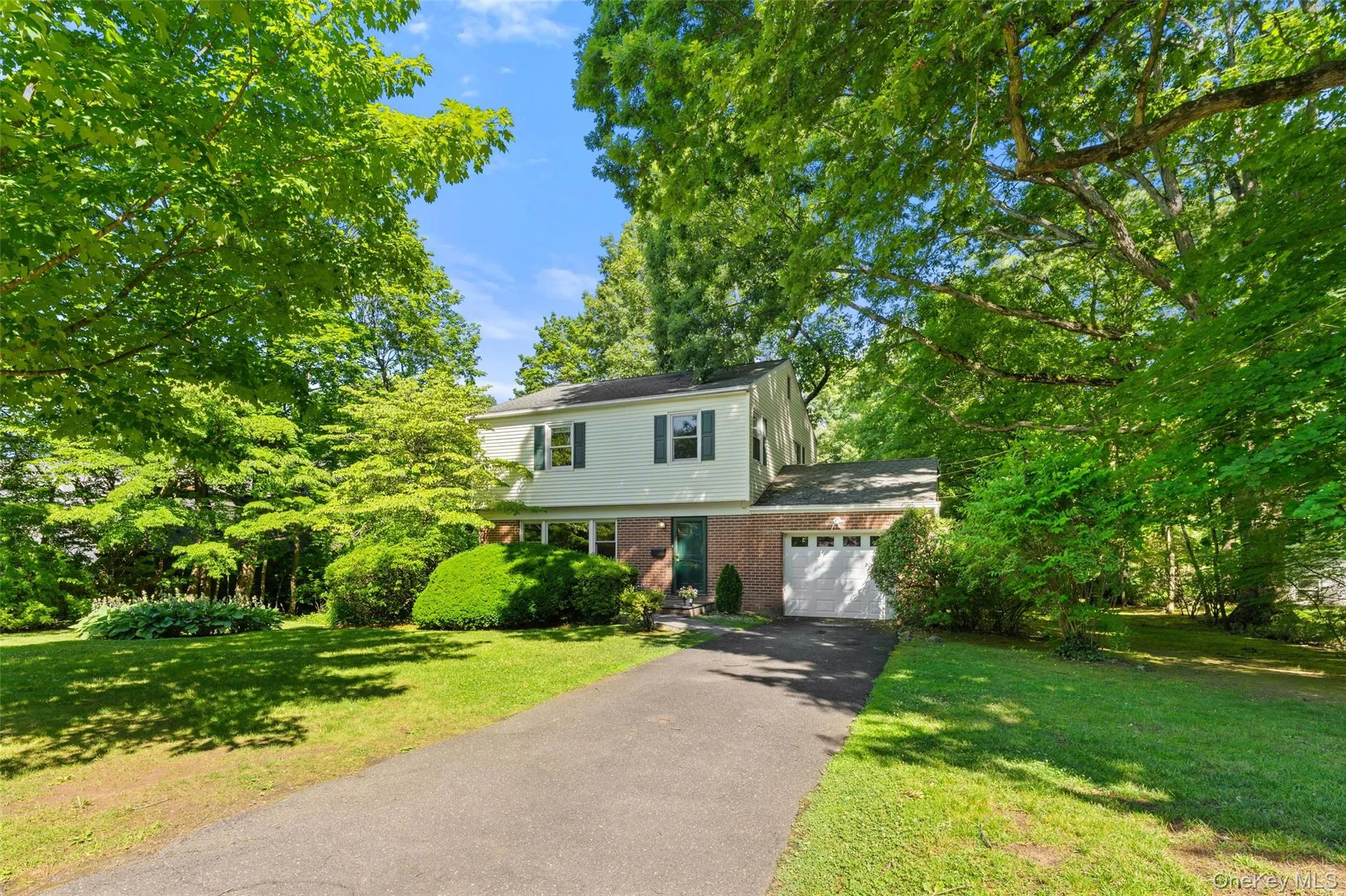 4 Pin Oak Lane, White Plains, NY, 3 Bedrooms Bedrooms, 7 Rooms Rooms,2 BathroomsBathrooms,Residential,For Rent,Pin Oak,0,KEY1015304 4 Pin Oak Lane, White Plains, NY, 3 Bedrooms Bedrooms, 7 Rooms Rooms,2 BathroomsBathrooms,Residential,For Rent,Pin Oak,0,KEY1015304