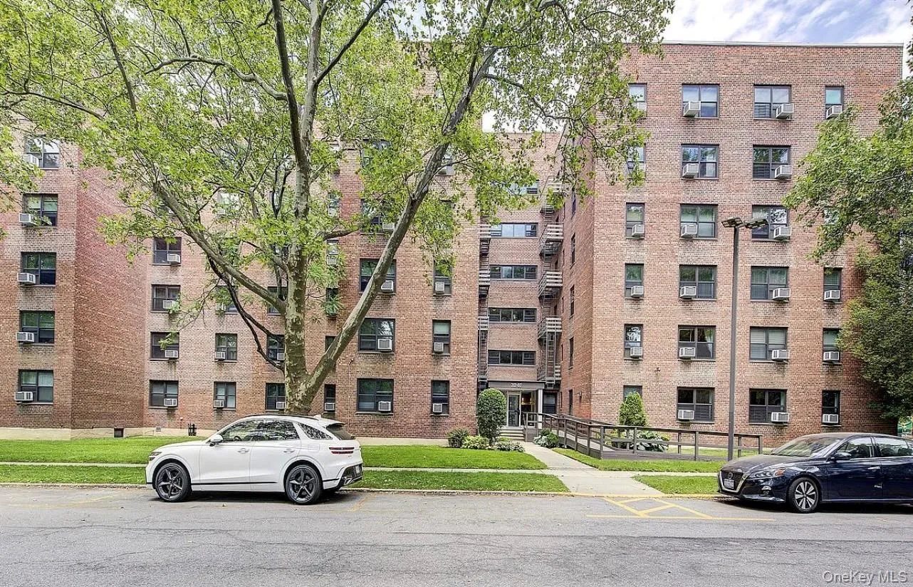 212-04 75th Avenue, New York, NY, 1 Bedroom Bedrooms, 5 Rooms Rooms,1 BathroomBathrooms,Residential Lease,For Rent,75th,0,1015308 212-04 75th Avenue, New York, NY, 1 Bedroom Bedrooms, 5 Rooms Rooms,1 BathroomBathrooms,Residential Lease,For Rent,75th,0,1015308