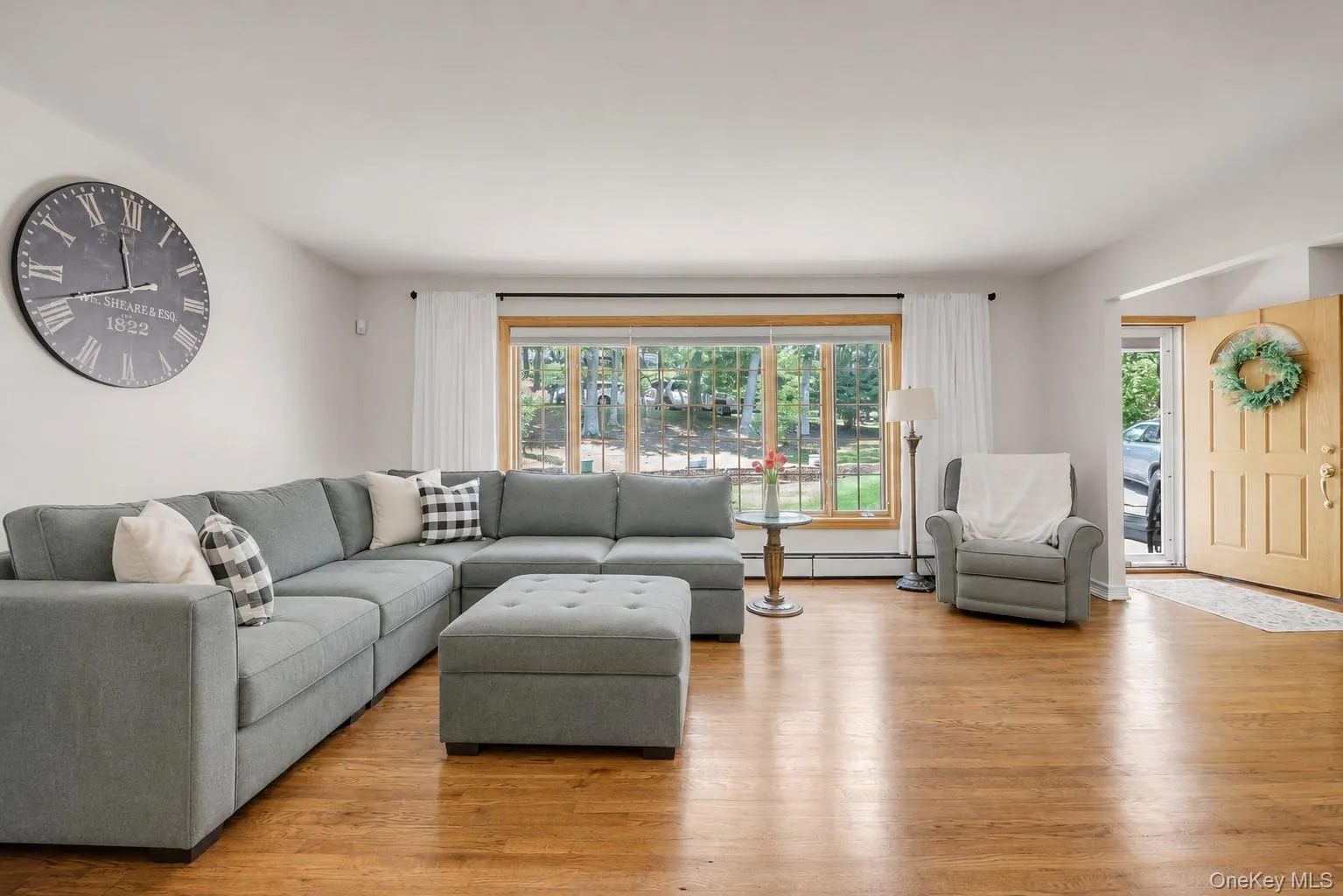 17 Broadview Avenue, Smithtown, NY, 4 Bedrooms Bedrooms, 8 Rooms Rooms,1 BathroomBathrooms,Residential,For Rent,Broadview,0,1015310 17 Broadview Avenue, Smithtown, NY, 4 Bedrooms Bedrooms, 8 Rooms Rooms,1 BathroomBathrooms,Residential,For Rent,Broadview,0,1015310