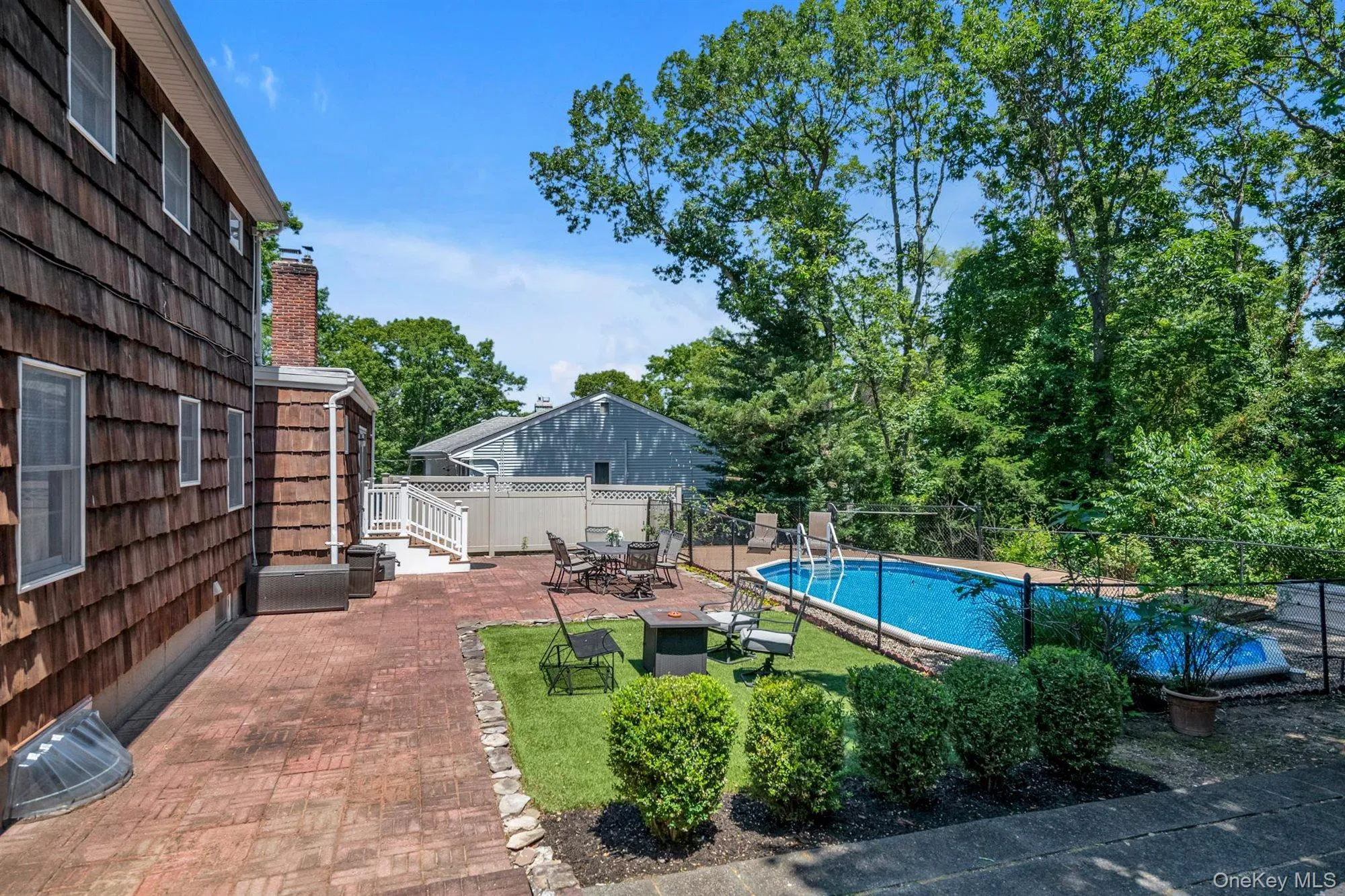 17 Broadview Avenue, Smithtown, NY, 4 Bedrooms Bedrooms, 8 Rooms Rooms,1 BathroomBathrooms,Residential,For Rent,Broadview,0,1015310 17 Broadview Avenue, Smithtown, NY, 4 Bedrooms Bedrooms, 8 Rooms Rooms,1 BathroomBathrooms,Residential,For Rent,Broadview,0,1015310