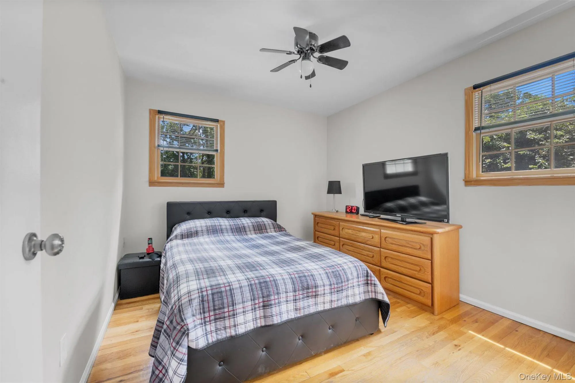 17 Broadview Avenue, Smithtown, NY, 4 Bedrooms Bedrooms, 8 Rooms Rooms,1 BathroomBathrooms,Residential,For Rent,Broadview,0,1015310 17 Broadview Avenue, Smithtown, NY, 4 Bedrooms Bedrooms, 8 Rooms Rooms,1 BathroomBathrooms,Residential,For Rent,Broadview,0,1015310
