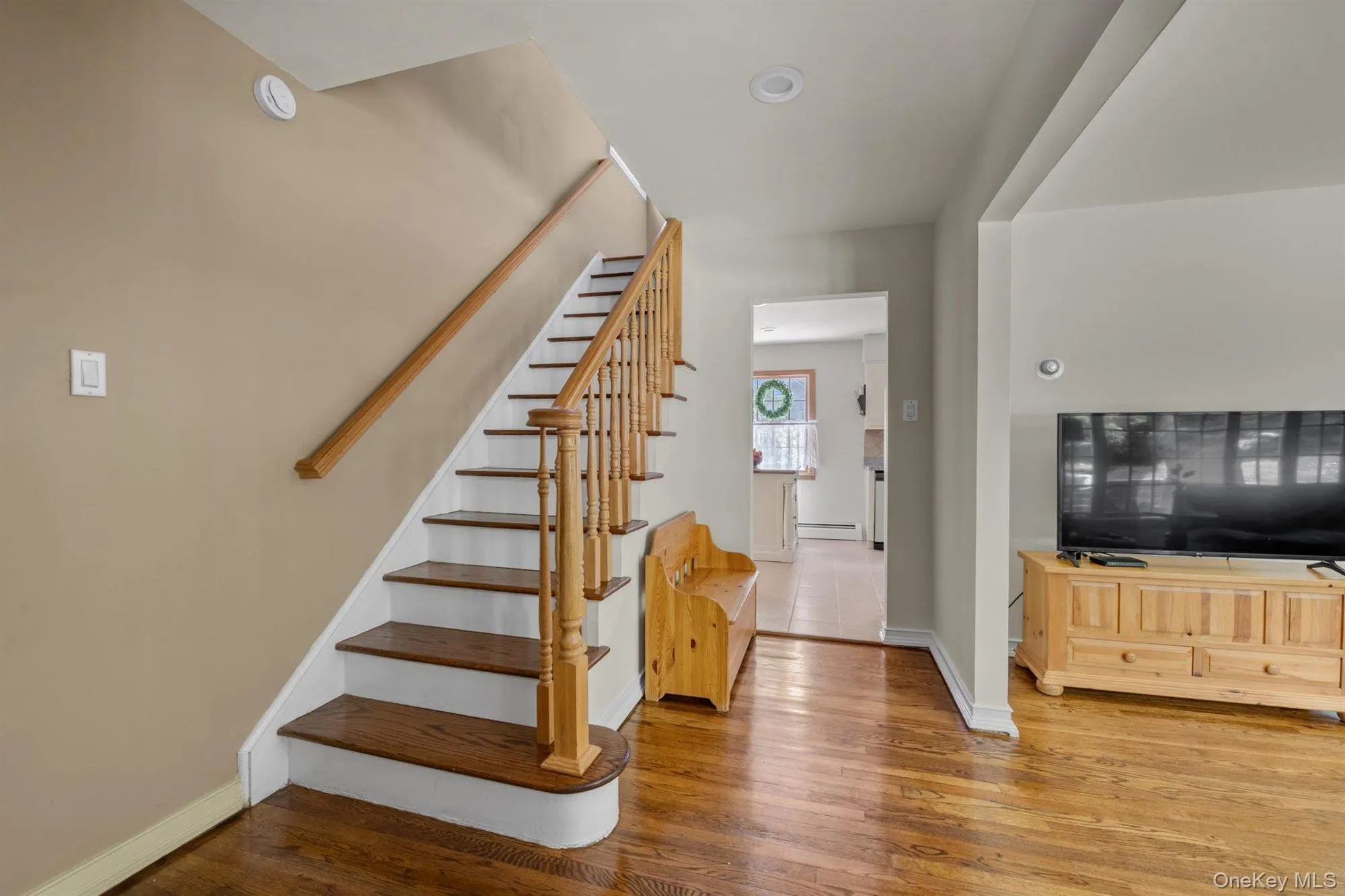 17 Broadview Avenue, Smithtown, NY, 4 Bedrooms Bedrooms, 8 Rooms Rooms,1 BathroomBathrooms,Residential,For Rent,Broadview,0,1015310 17 Broadview Avenue, Smithtown, NY, 4 Bedrooms Bedrooms, 8 Rooms Rooms,1 BathroomBathrooms,Residential,For Rent,Broadview,0,1015310
