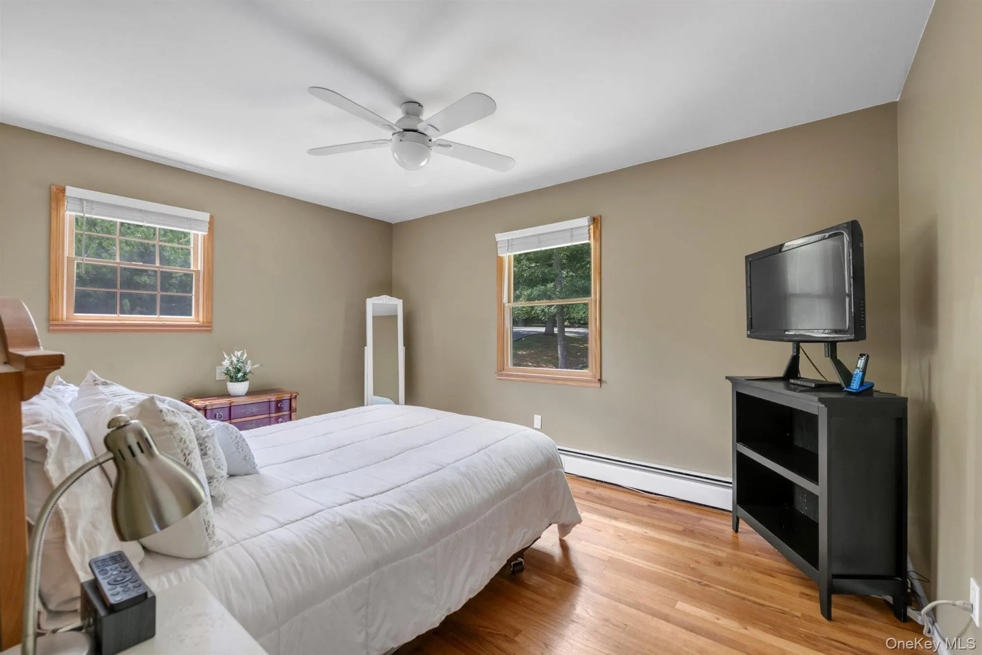 17 Broadview Avenue, Smithtown, NY, 4 Bedrooms Bedrooms, 8 Rooms Rooms,1 BathroomBathrooms,Residential,For Rent,Broadview,0,1015310 17 Broadview Avenue, Smithtown, NY, 4 Bedrooms Bedrooms, 8 Rooms Rooms,1 BathroomBathrooms,Residential,For Rent,Broadview,0,1015310