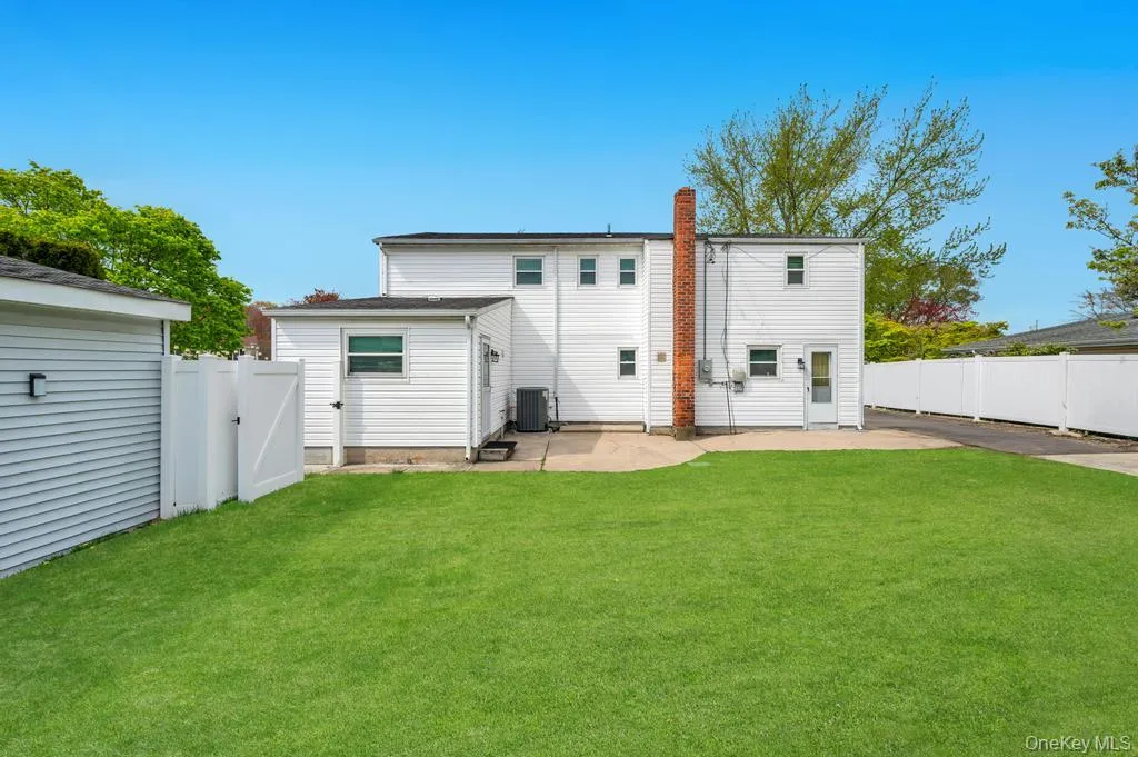 32 Beverly Street, Islip, NY, 5 Bedrooms Bedrooms, 15 Rooms Rooms,3 BathroomsBathrooms,Residential,For Rent,Beverly,0,KEY1015313 32 Beverly Street, Islip, NY, 5 Bedrooms Bedrooms, 15 Rooms Rooms,3 BathroomsBathrooms,Residential,For Rent,Beverly,0,KEY1015313